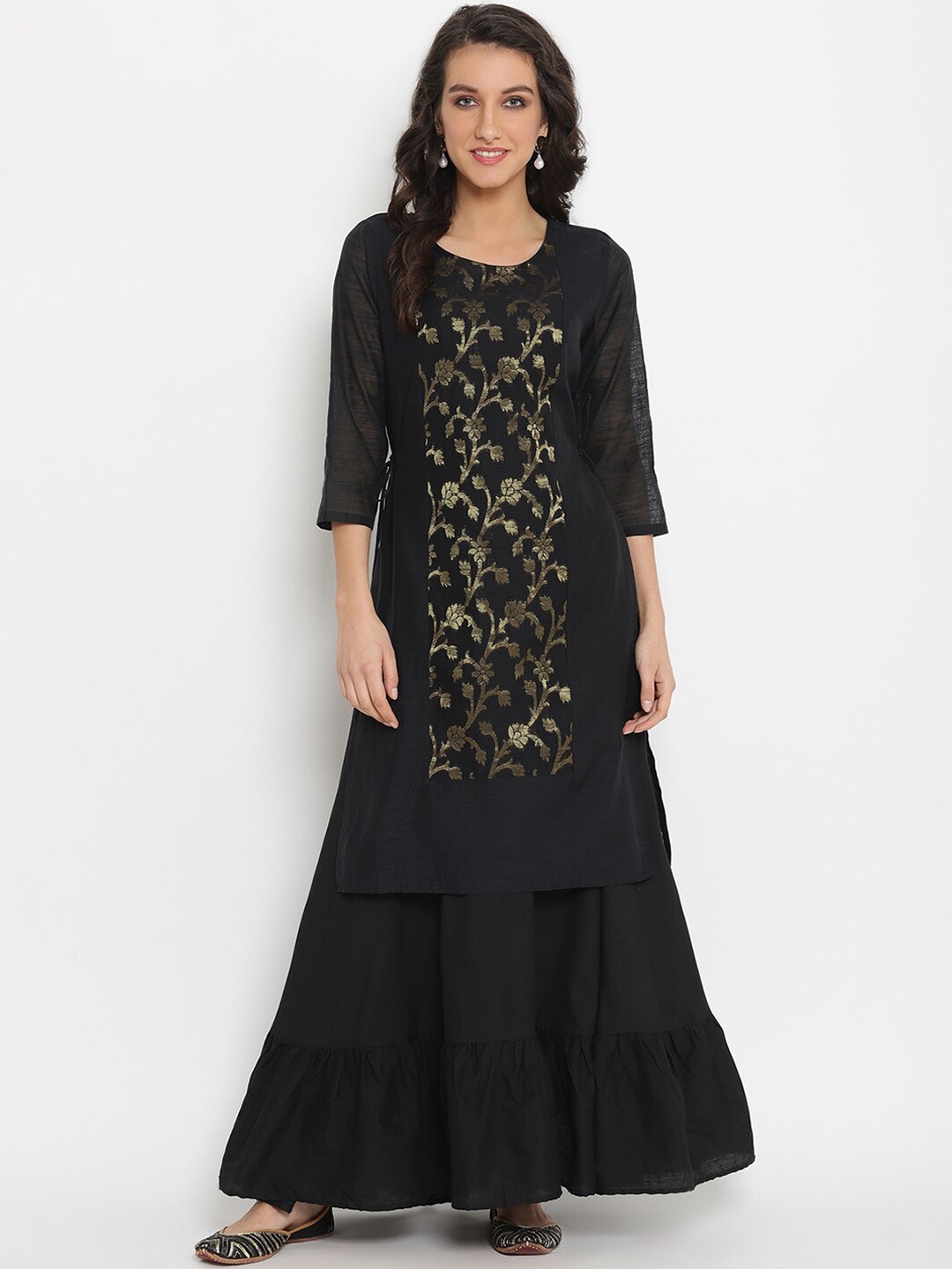 

Abhishti Women Black Woven Design Straight Kurta