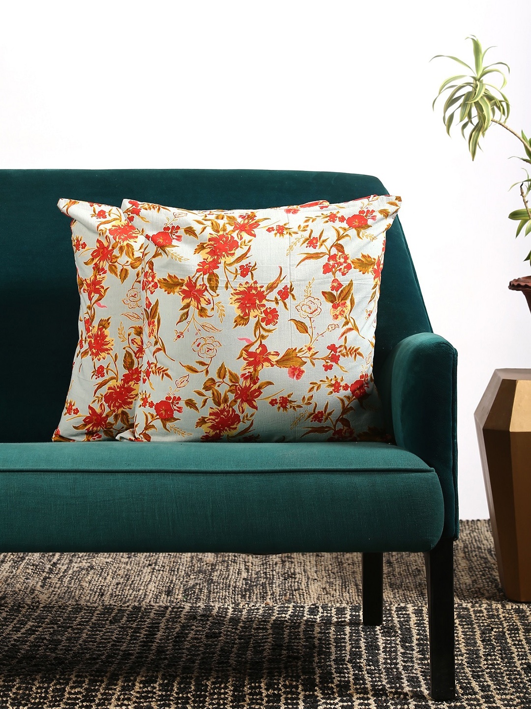 

Contrast Living Grey & Red Set of 2 Floral Square Cushion Covers