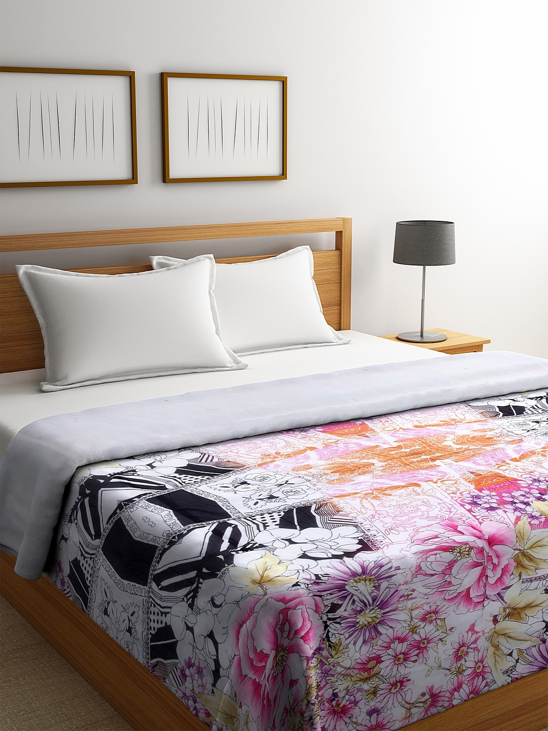 

REME White & Black Floral Heavy Winter 150 GSM Double Bed Quilt