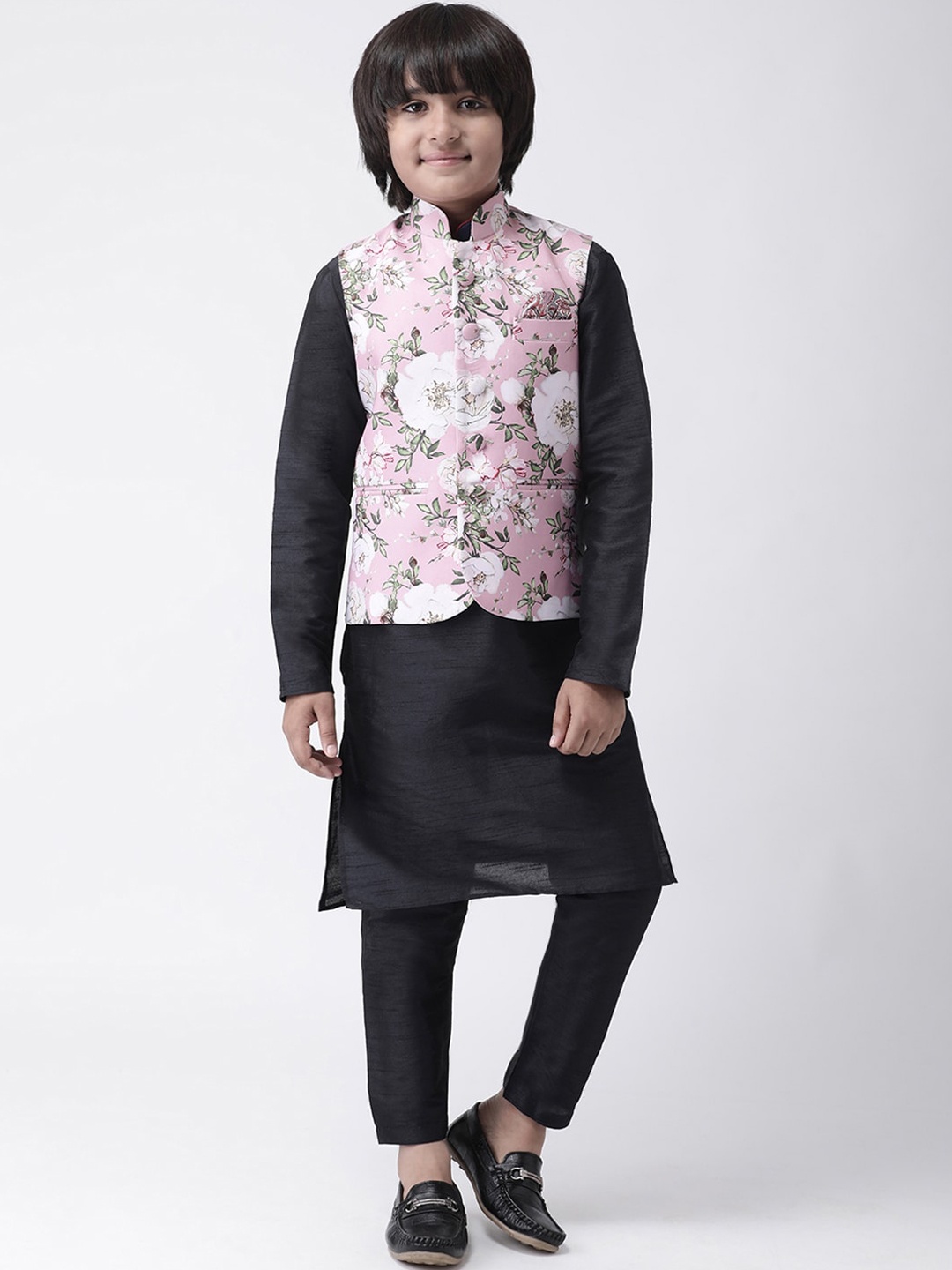 

Hangup Boys Navy Blue Solid Kurta with Pyjamas and Jacket