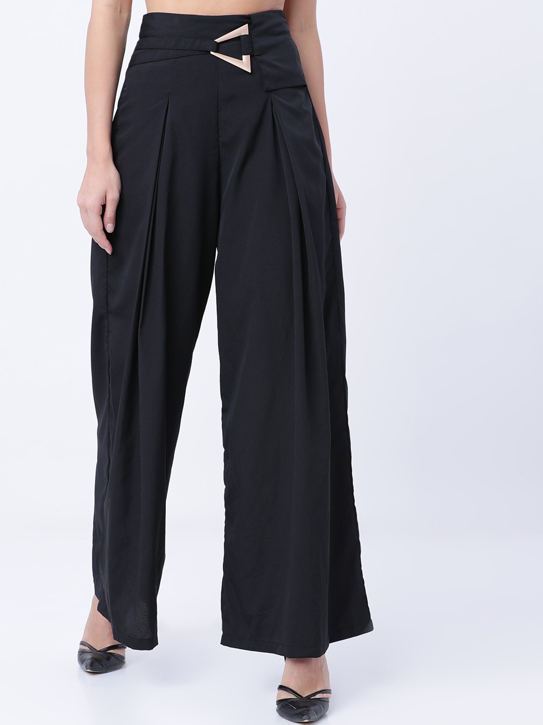 

Tokyo Talkies Women Black Solid