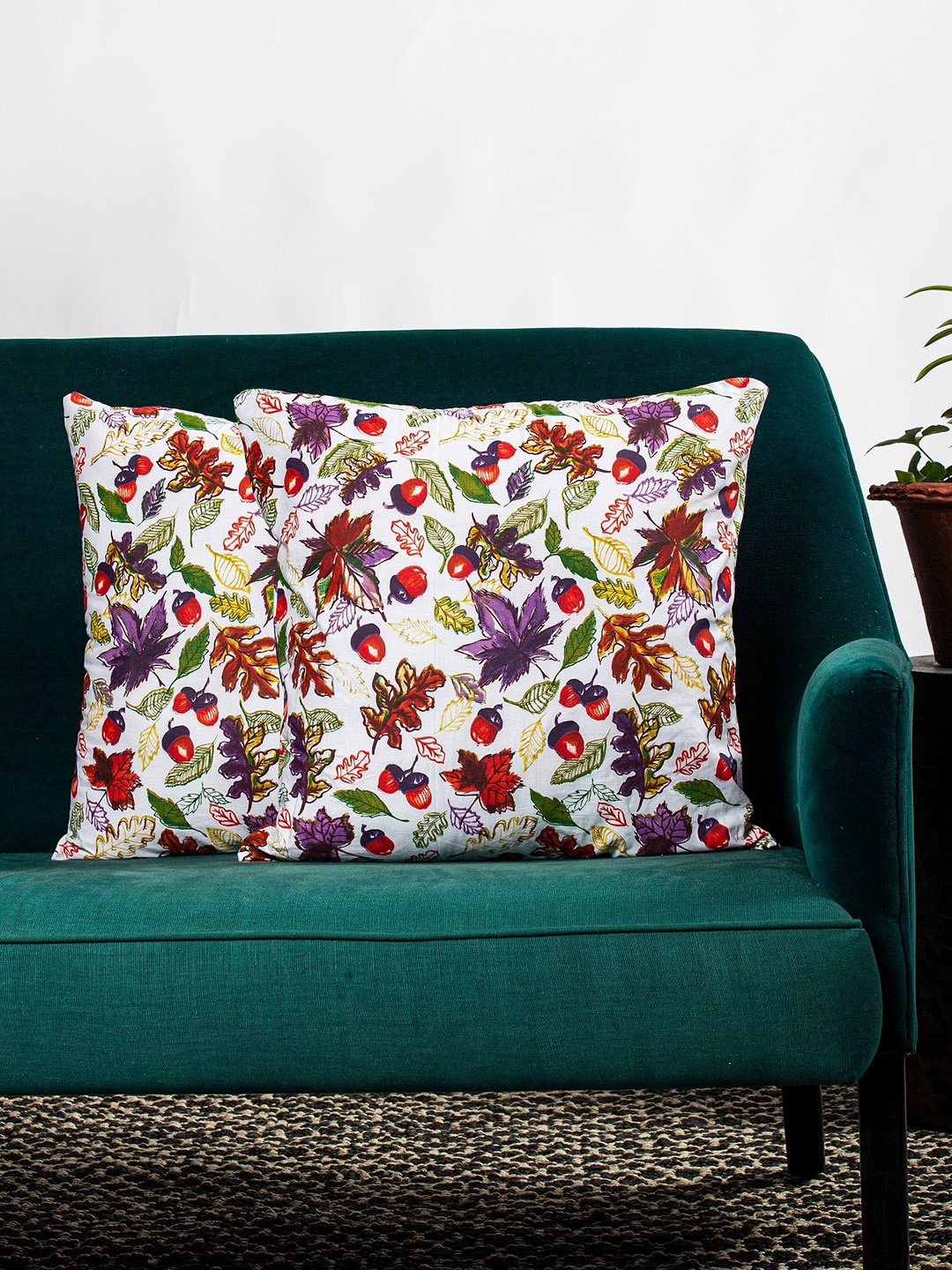 

Contrast Living White & Red Set of 2 Floral Square Cushion Covers