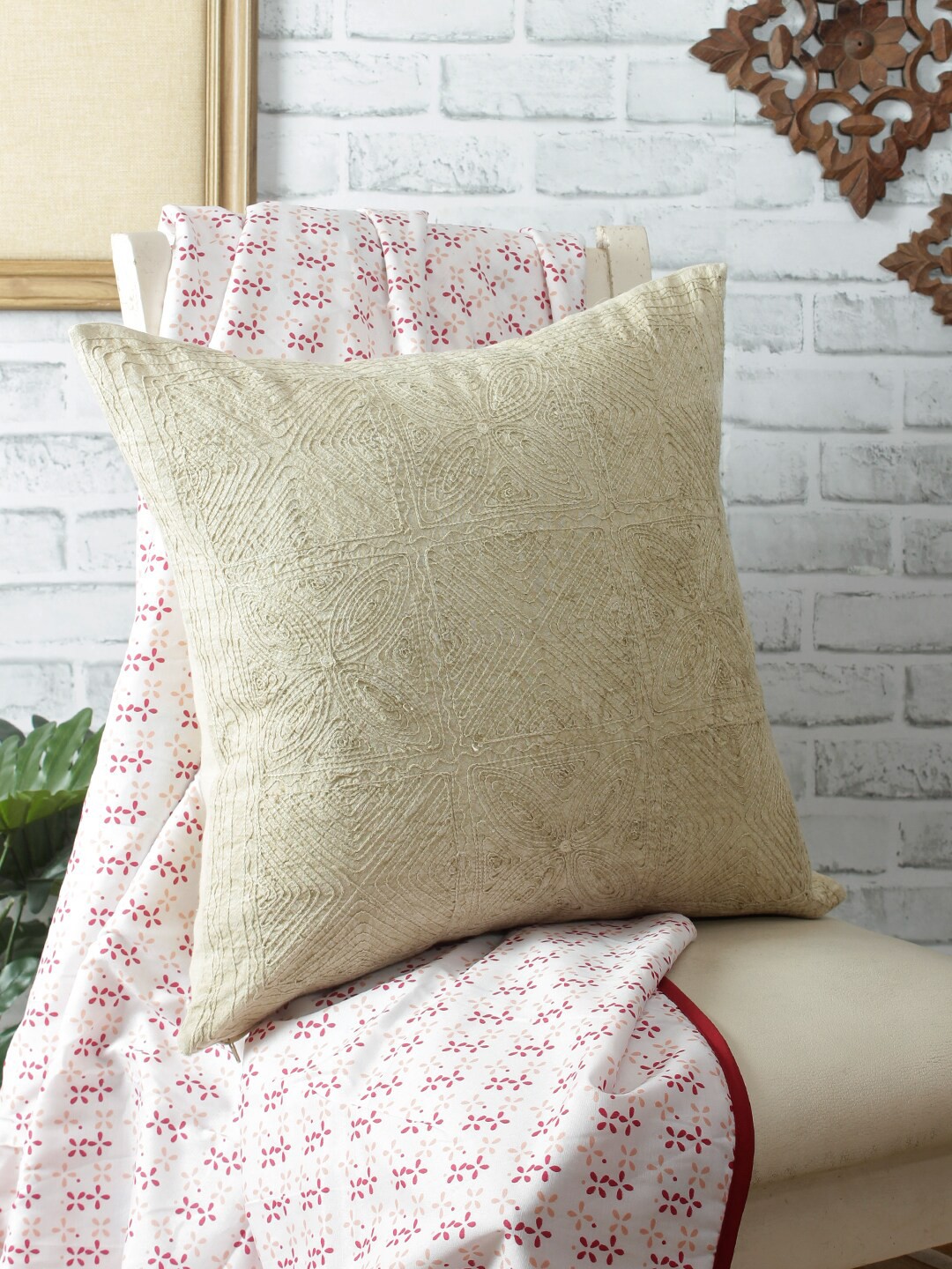 

REME Cream-Coloured Set of Single Embroidered Square Cushion Covers