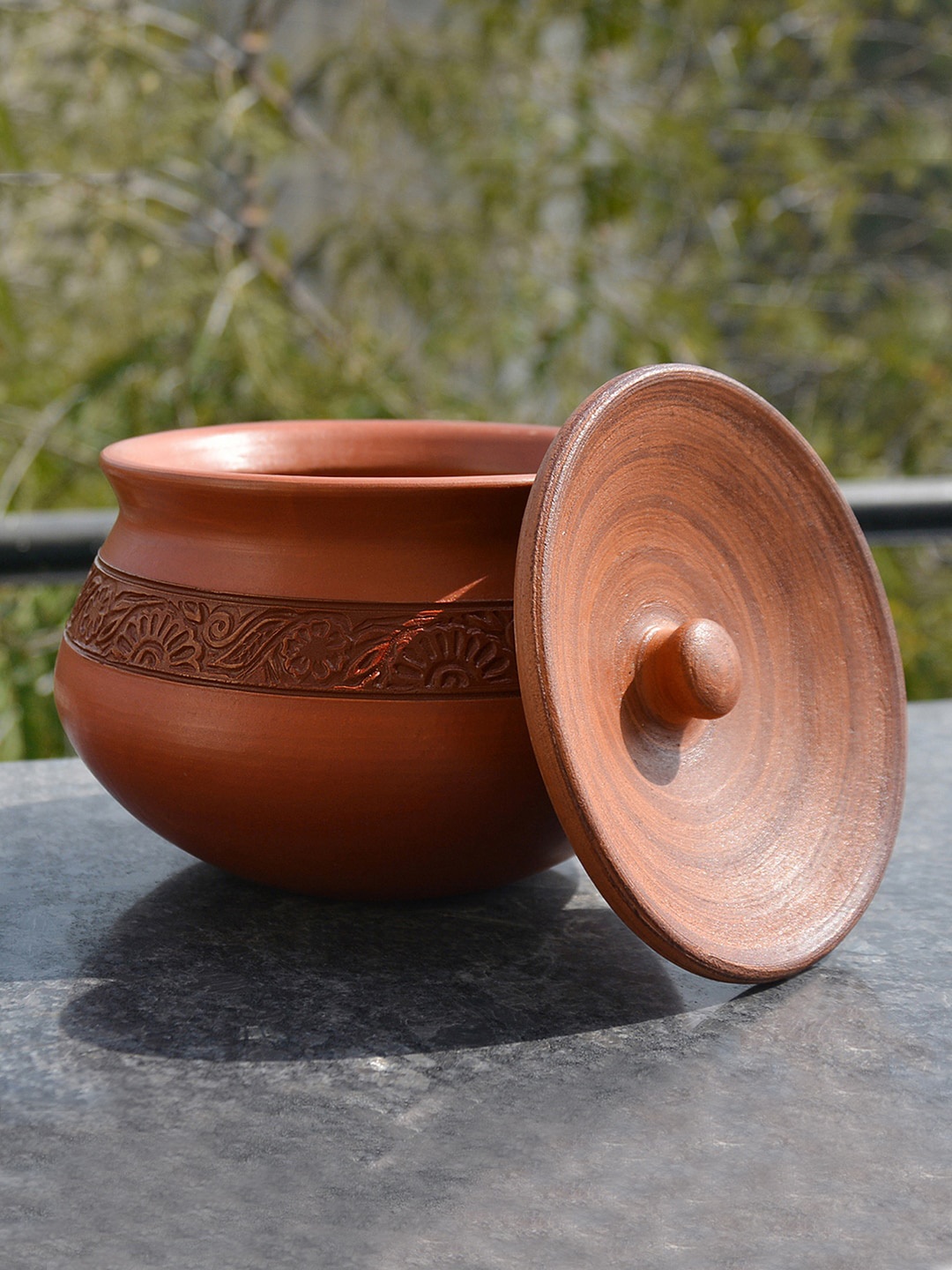 StyleMyWay Brown Solid Handcrafted Earthenware Handi With Lid