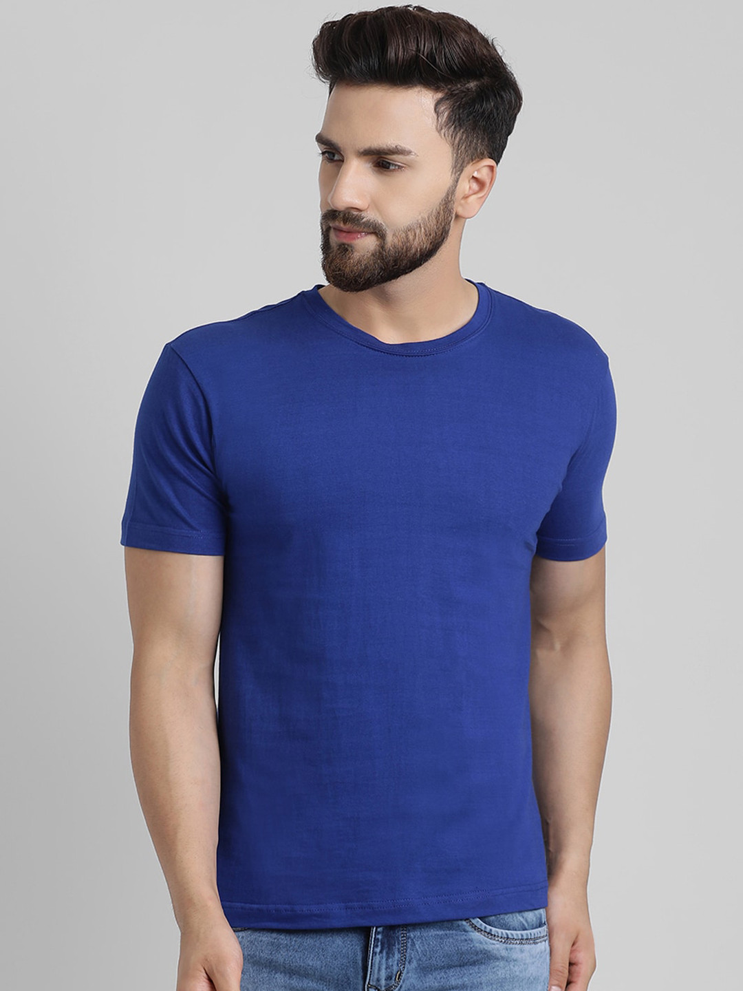 

GRACIT Men Blue Solid Round Neck Pure Cotton T-shirt