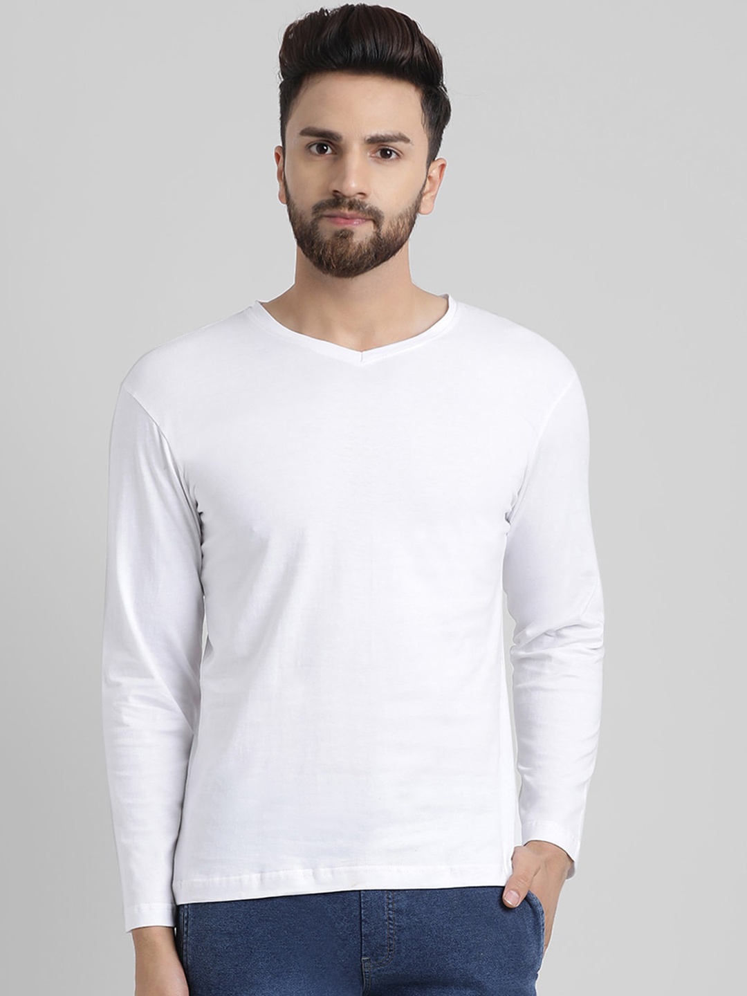 

GRACIT Men White Solid V-Neck T-shirt