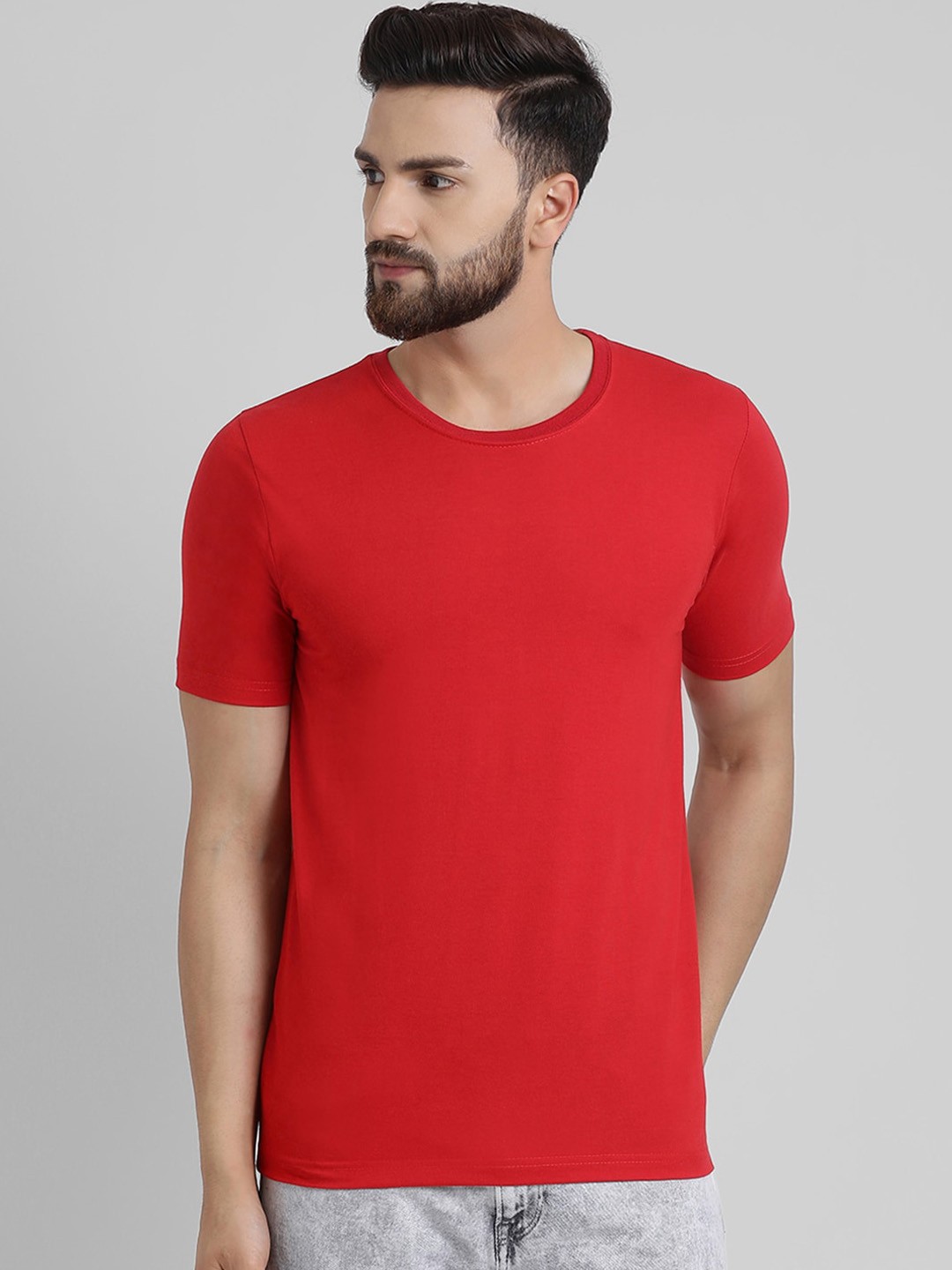 

GRACIT Men Red Solid Round Neck T-shirt