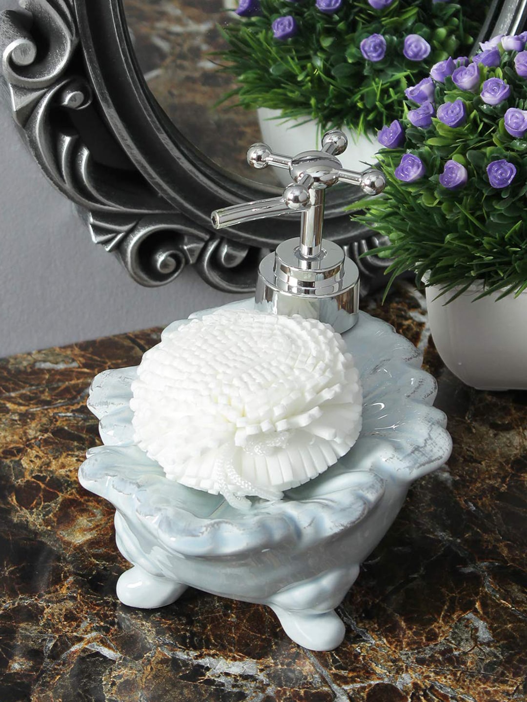 

A Vintage Affair- Home Decor Unisex Blue & White Solid Liquid Soap Dispenser with Sponge