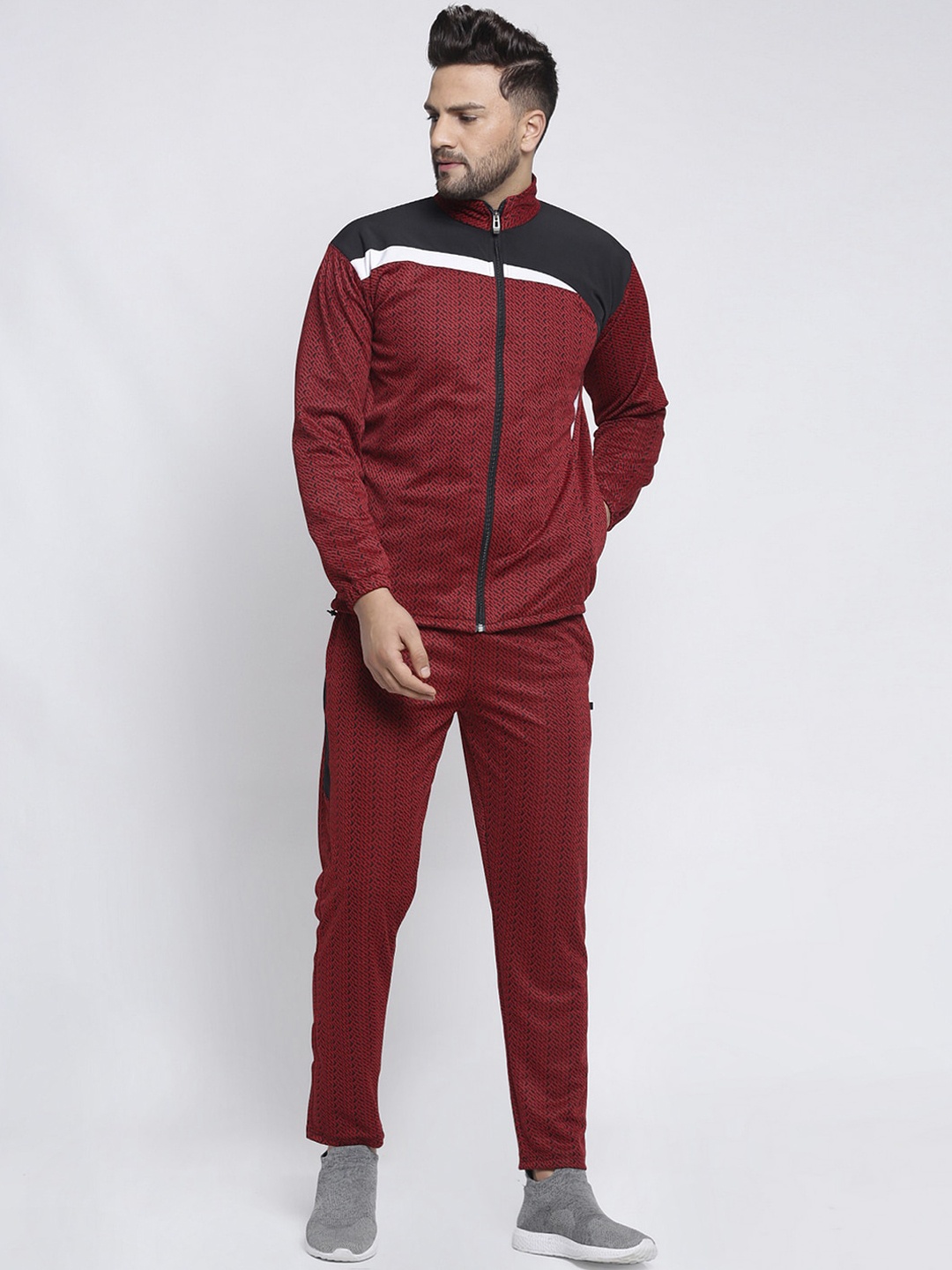 

KLOTTHE Men Maroon & Black Colourblocked Tracksuit
