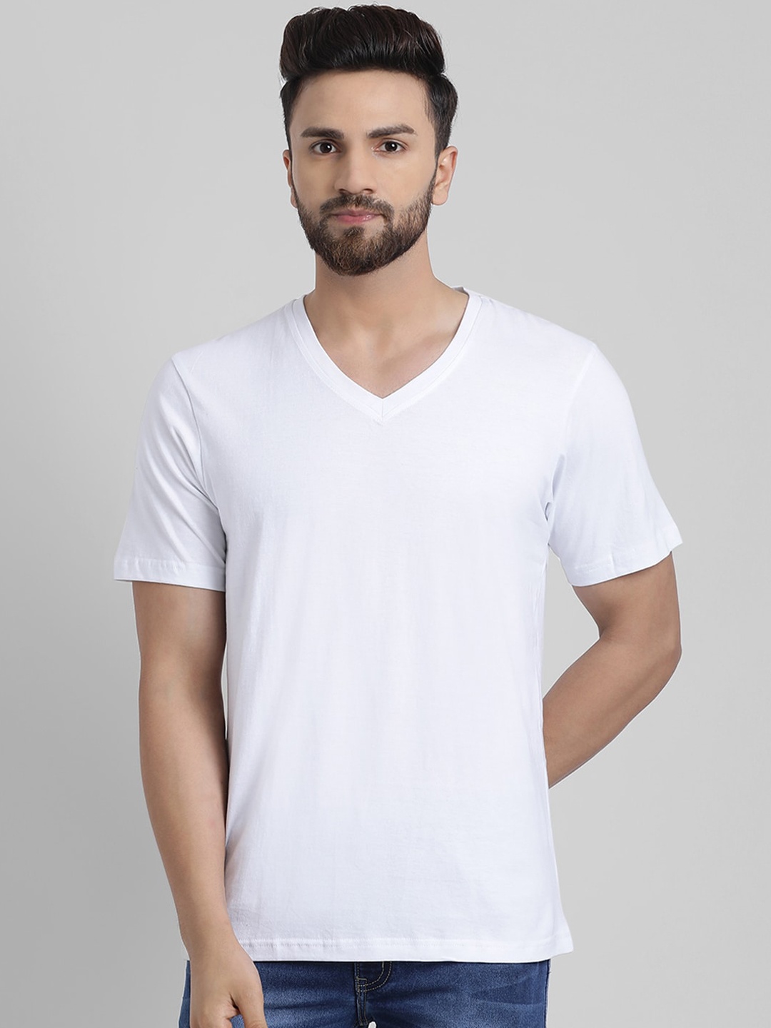 

GRACIT Men White Solid Cotton V-Neck Pure Cotton T-shirt