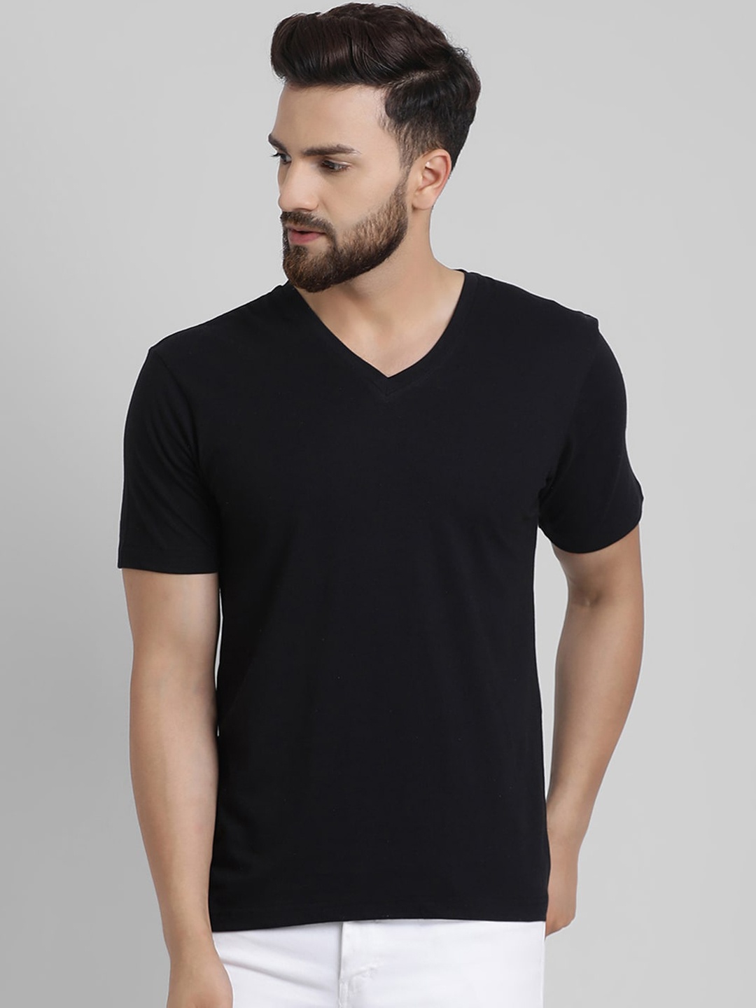 

GRACIT Men Black Solid V-Neck T-shirt