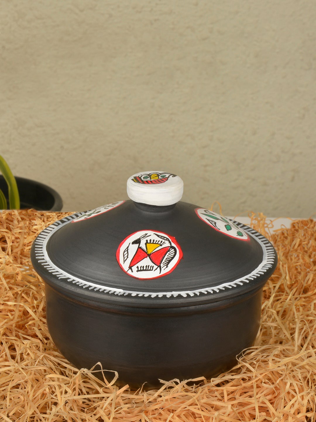 

StyleMyWay Black & White Handpainted Earthenware Donga with Lid