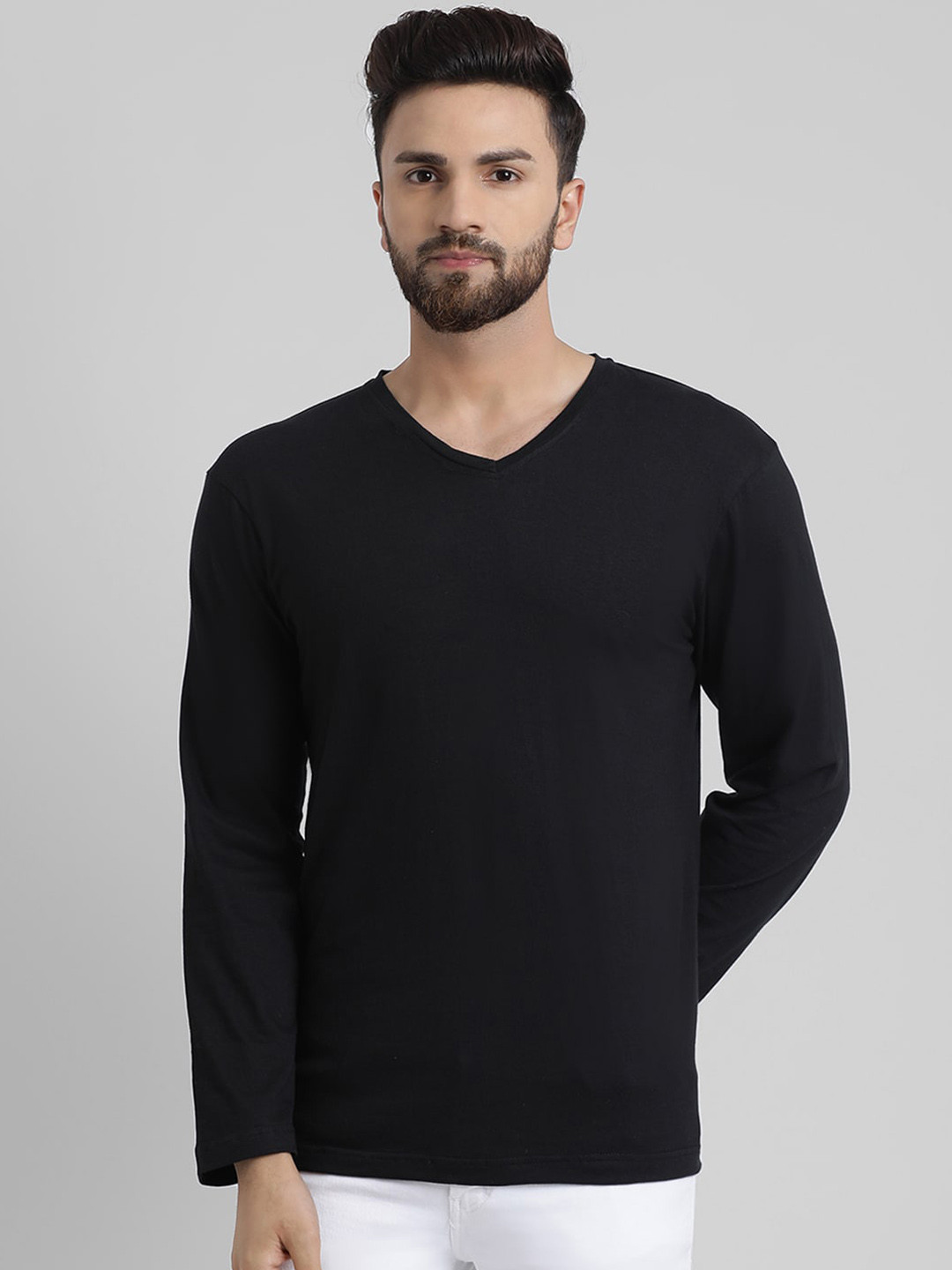 

GRACIT Men Black Solid V-Neck T-shirt