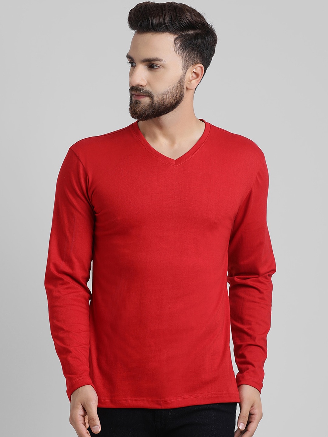 

GRACIT Men Red Solid V-Neck Cotton T-shirt