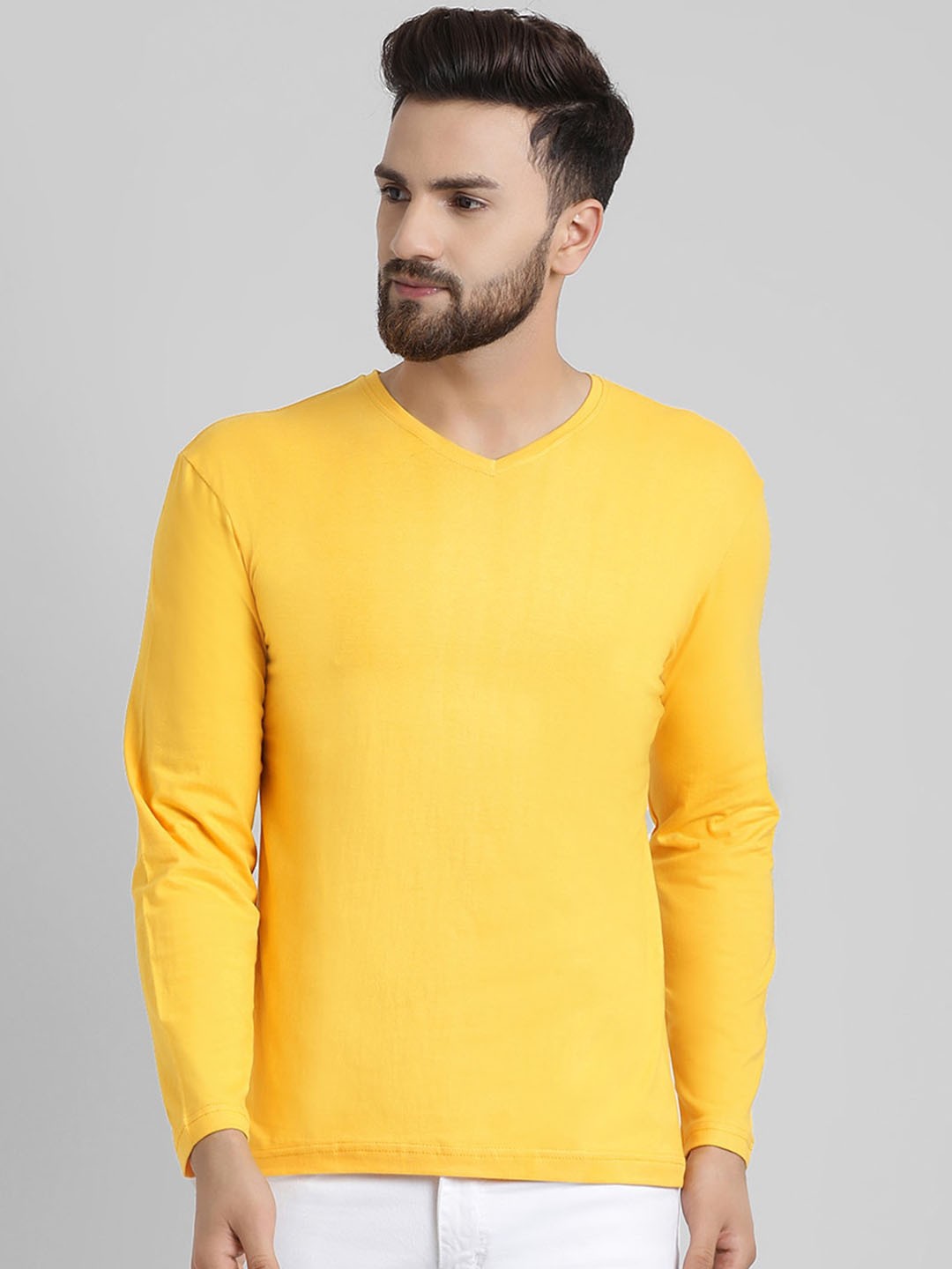 

GRACIT Men Yellow Solid V-Neck T-shirt