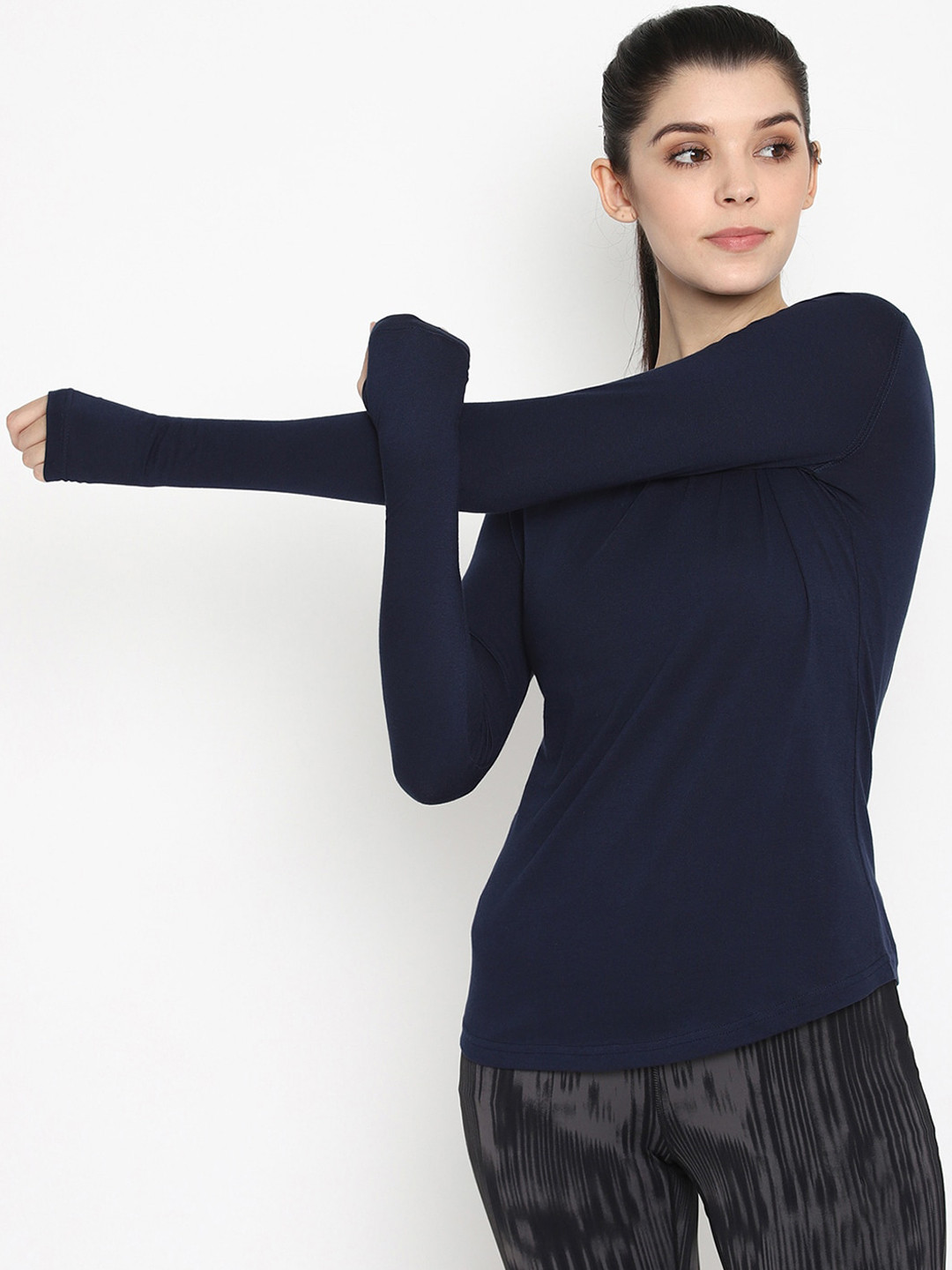 

appulse Women Navy Blue Solid Round Neck T-shirt