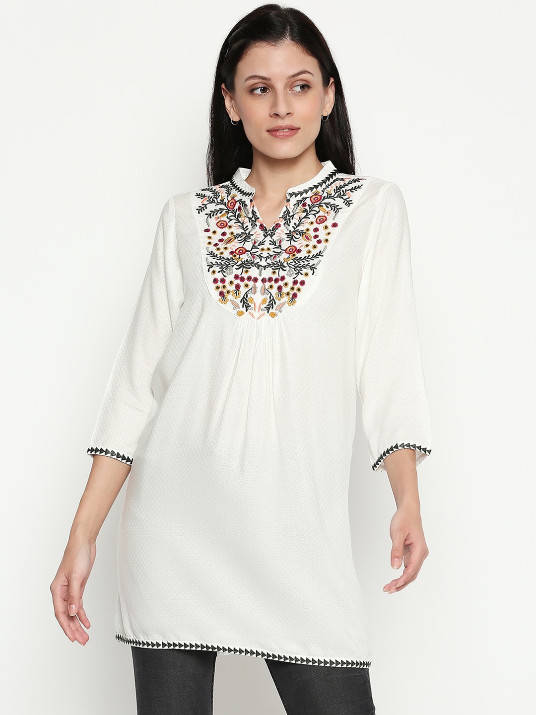 

People Women White & Green Embroidered Tunic