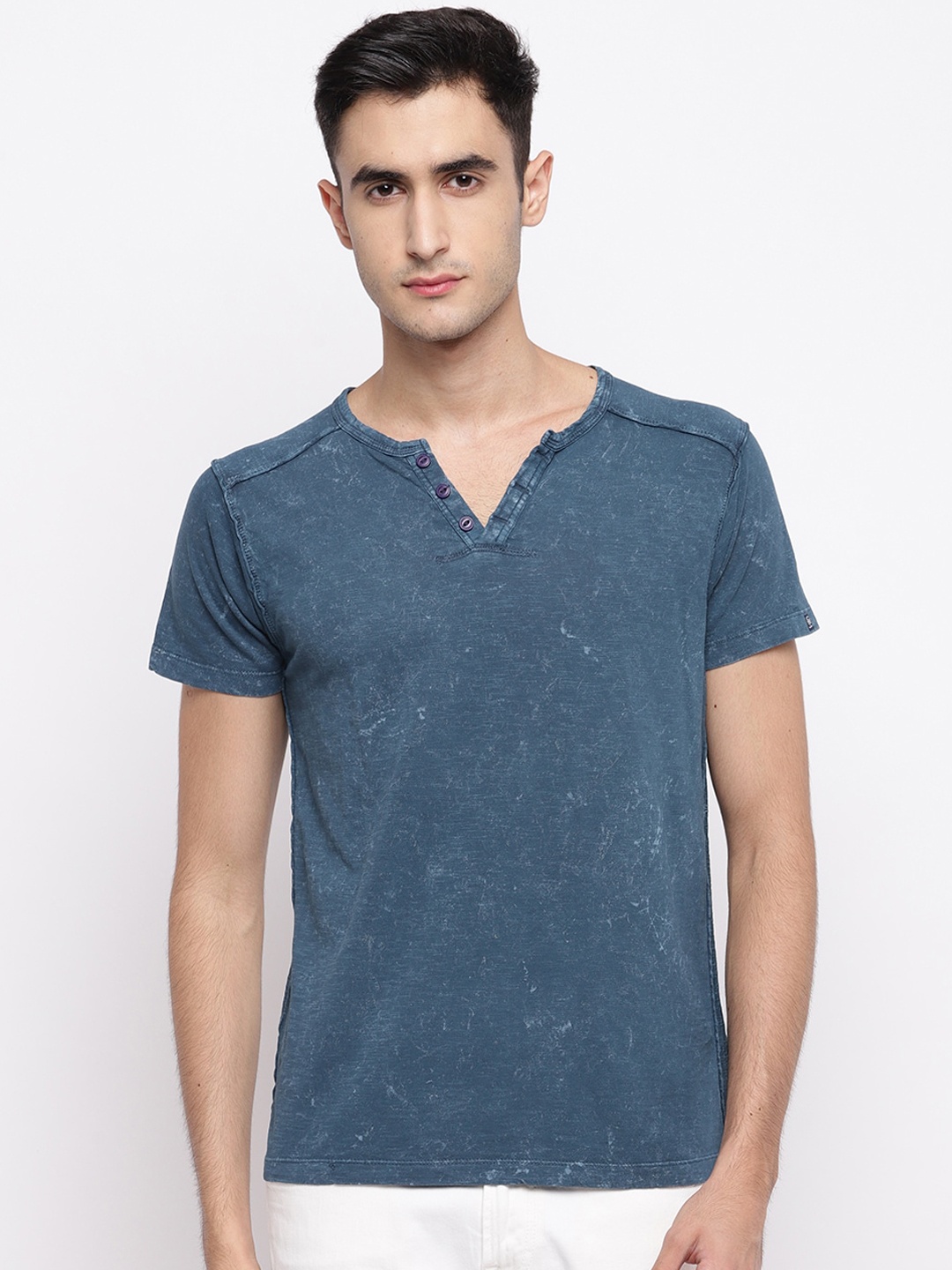 

Pepe Jeans Men Blue Solid Henley Neck T-shirt