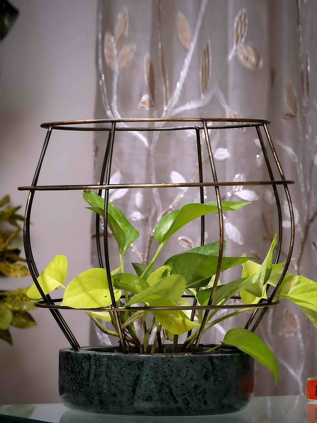 

POSH-N-PLUSH Green Marble with Brass Antique Metal Net Planter