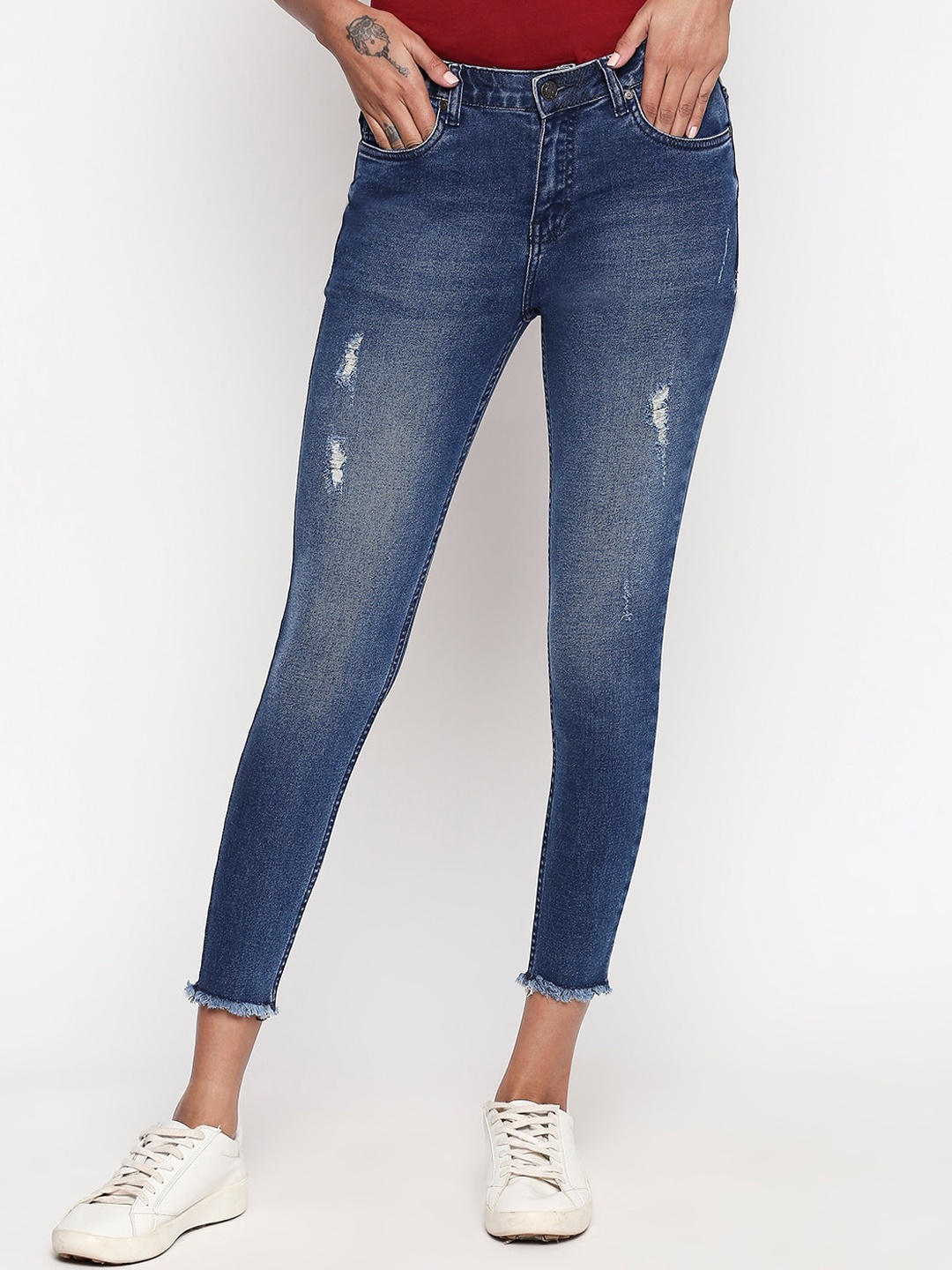 

People Women Blue Tapered Fit Mid-Rise Low Distress Cotton Crop Jeans
