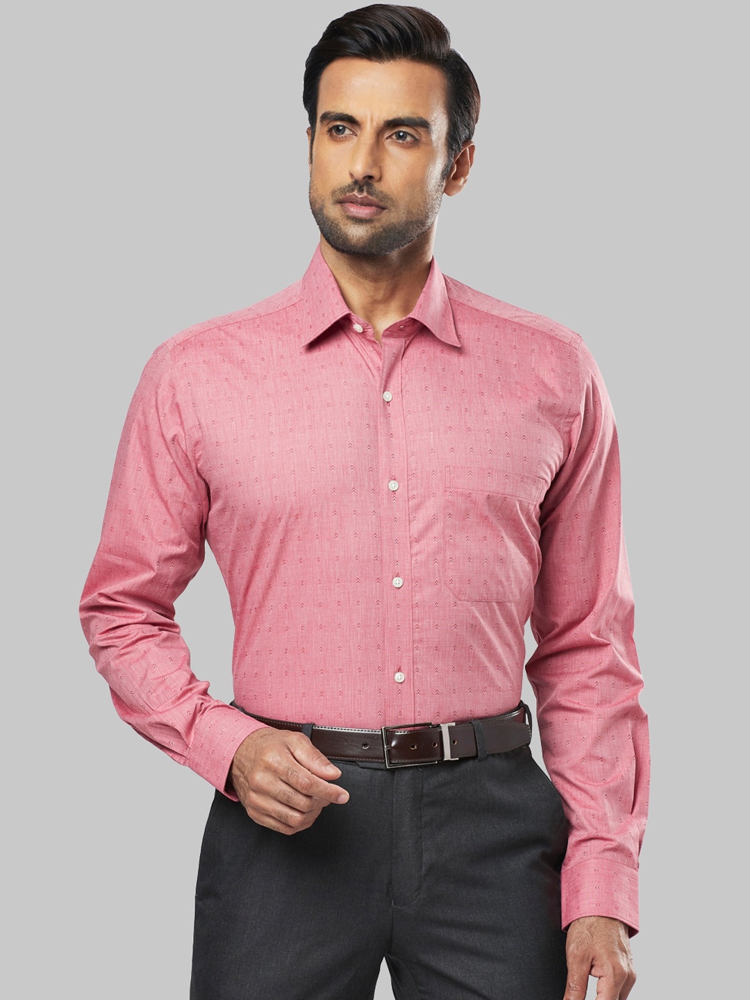 

Raymond Men Red Regular Fit Solid Casual Shirt