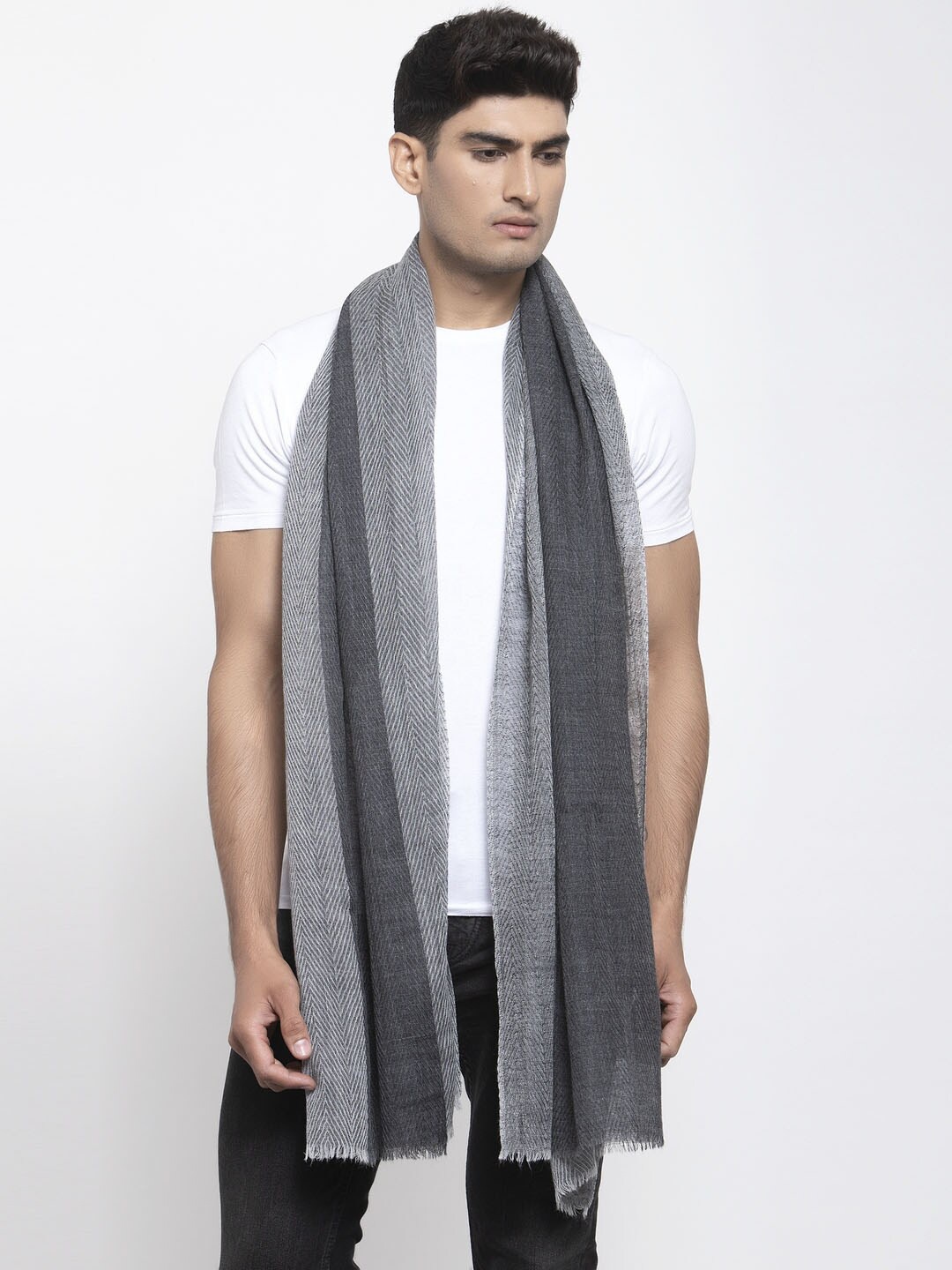 

Calvadoss Men Grey Colourblocked Woollen Sustainable Muffler