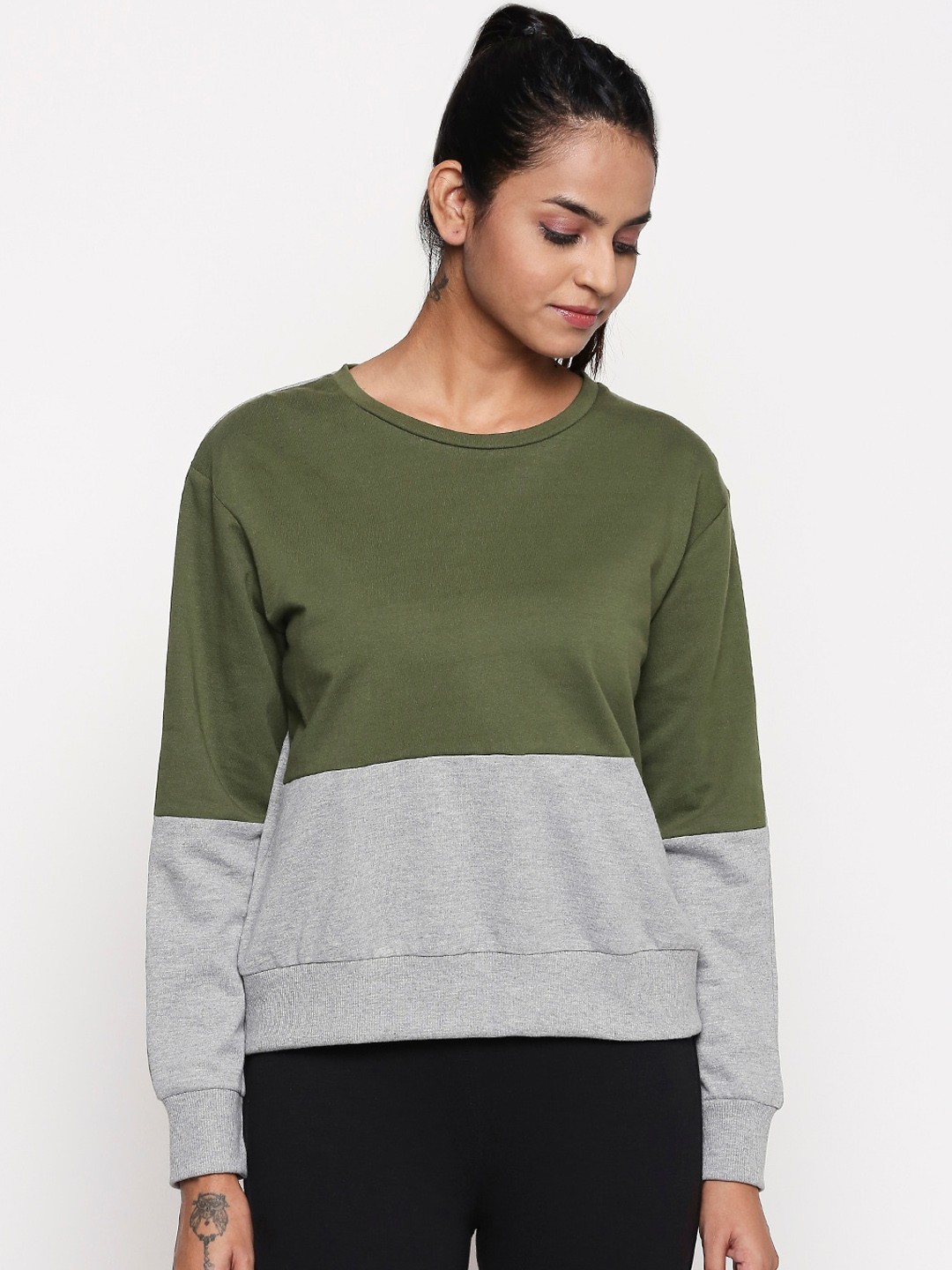 

Ajile by Pantaloons Women Olive Green Colourblocked Sweatshirt