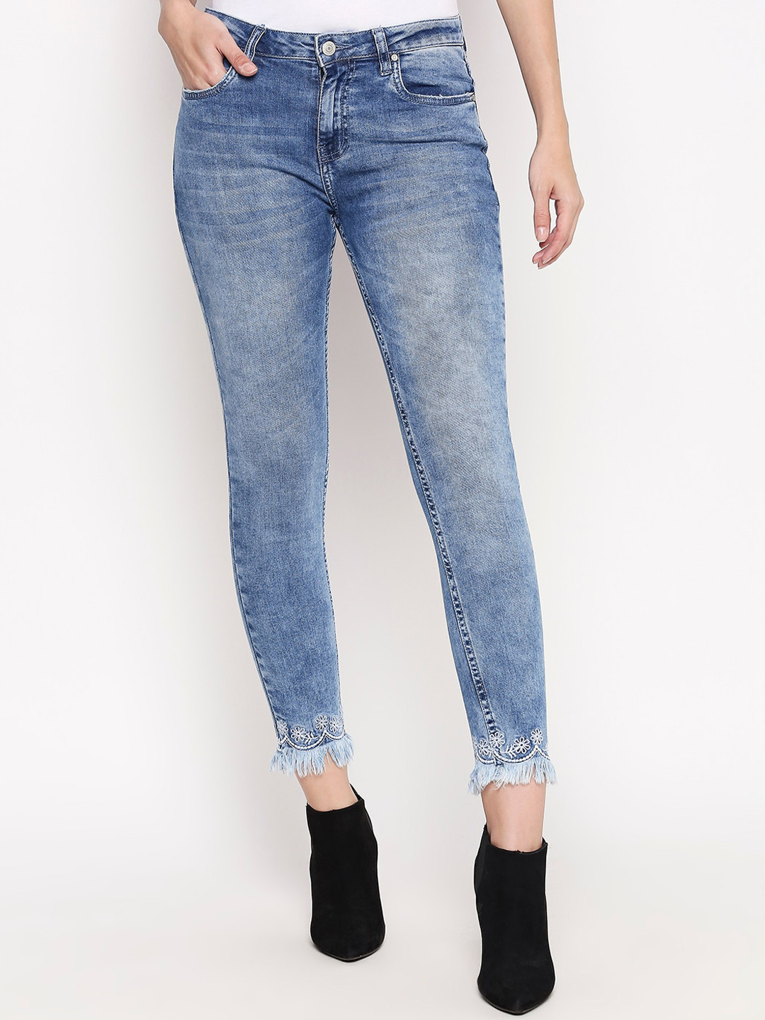 

People Women Blue Skinny Fit Mid-Rise Clean Look Jeans