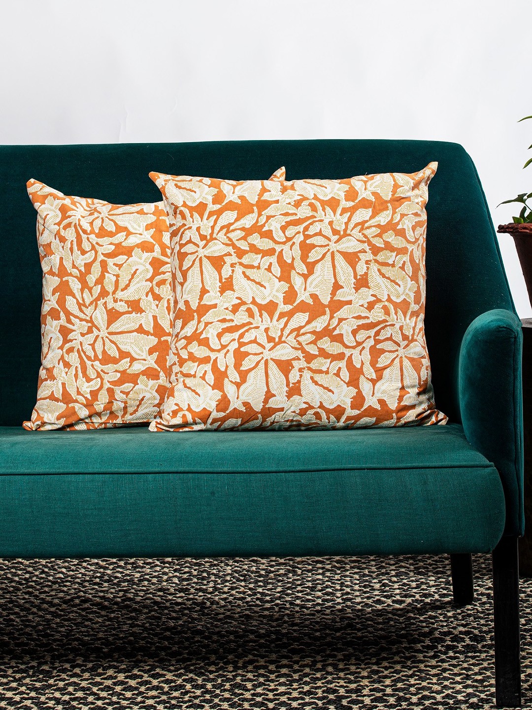 

Contrast Living Set of 2 Orange & White Floral Printed Square Cushion Cover