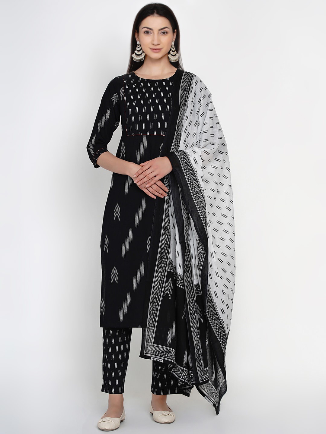 

Yuris Women Black & White Printed Kurta with Trousers & Dupatta