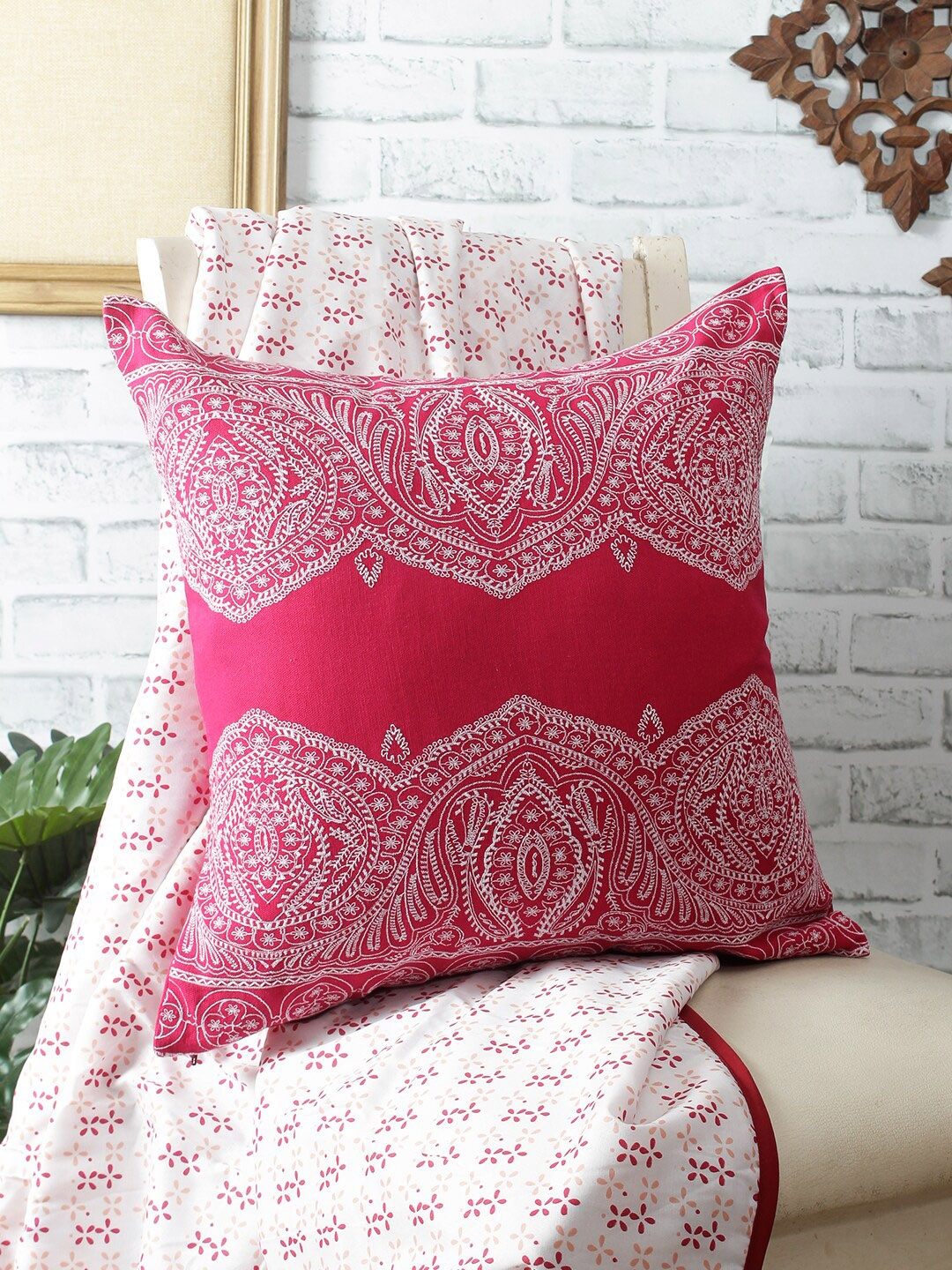

REME Pink Embroidered Square-Shaped Organic Cotton Cushion Covers