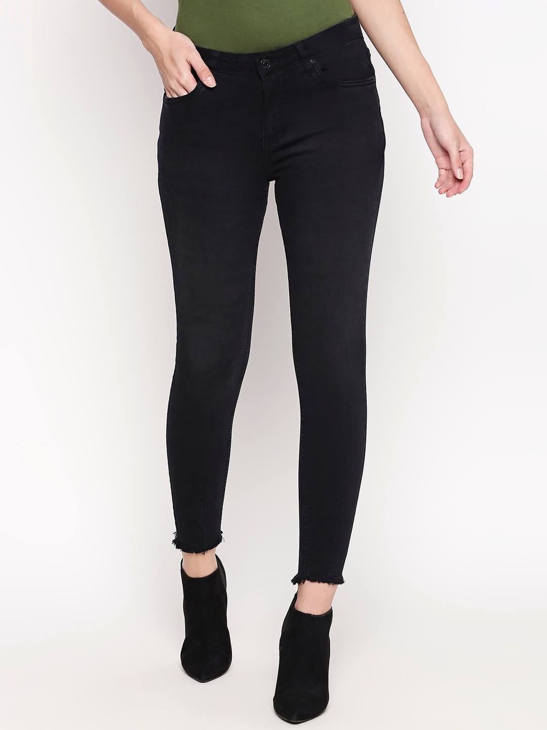 

People Women Black Tapered Fit Mid-Rise Cotton Crop Clean Look Jeans