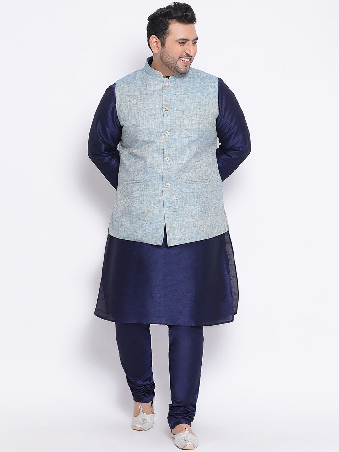 

KISAH PLUS Men Blue Solid Kurta with Churidar & Jacket
