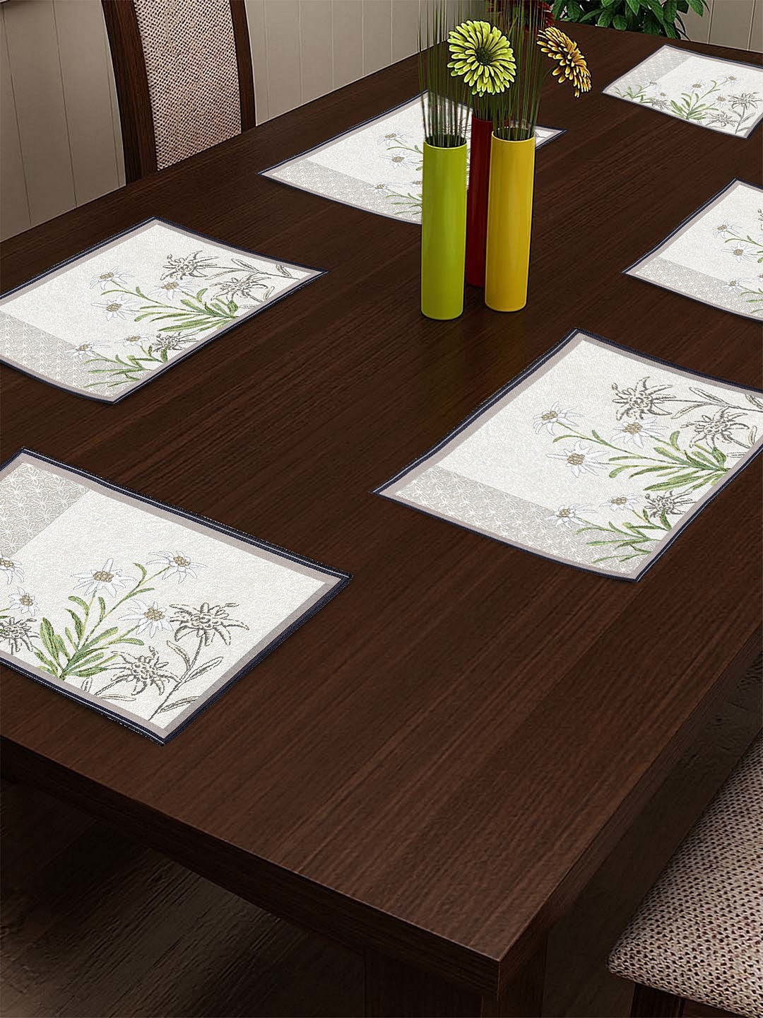 

KLOTTHE Set Of 6 Beige & Green Woven Dining Table Mats