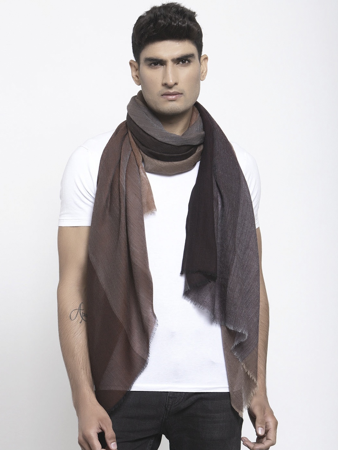 

Calvadoss Men Brown Colourblocked Woollen Sustainable Muffler