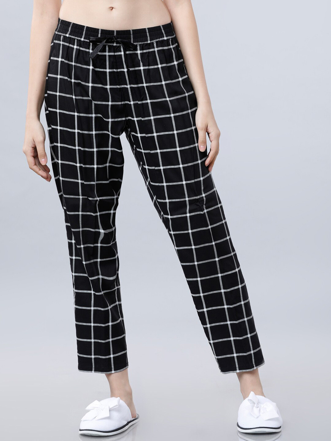 

Tokyo Talkies Women Black & White Checked Lounge Pants