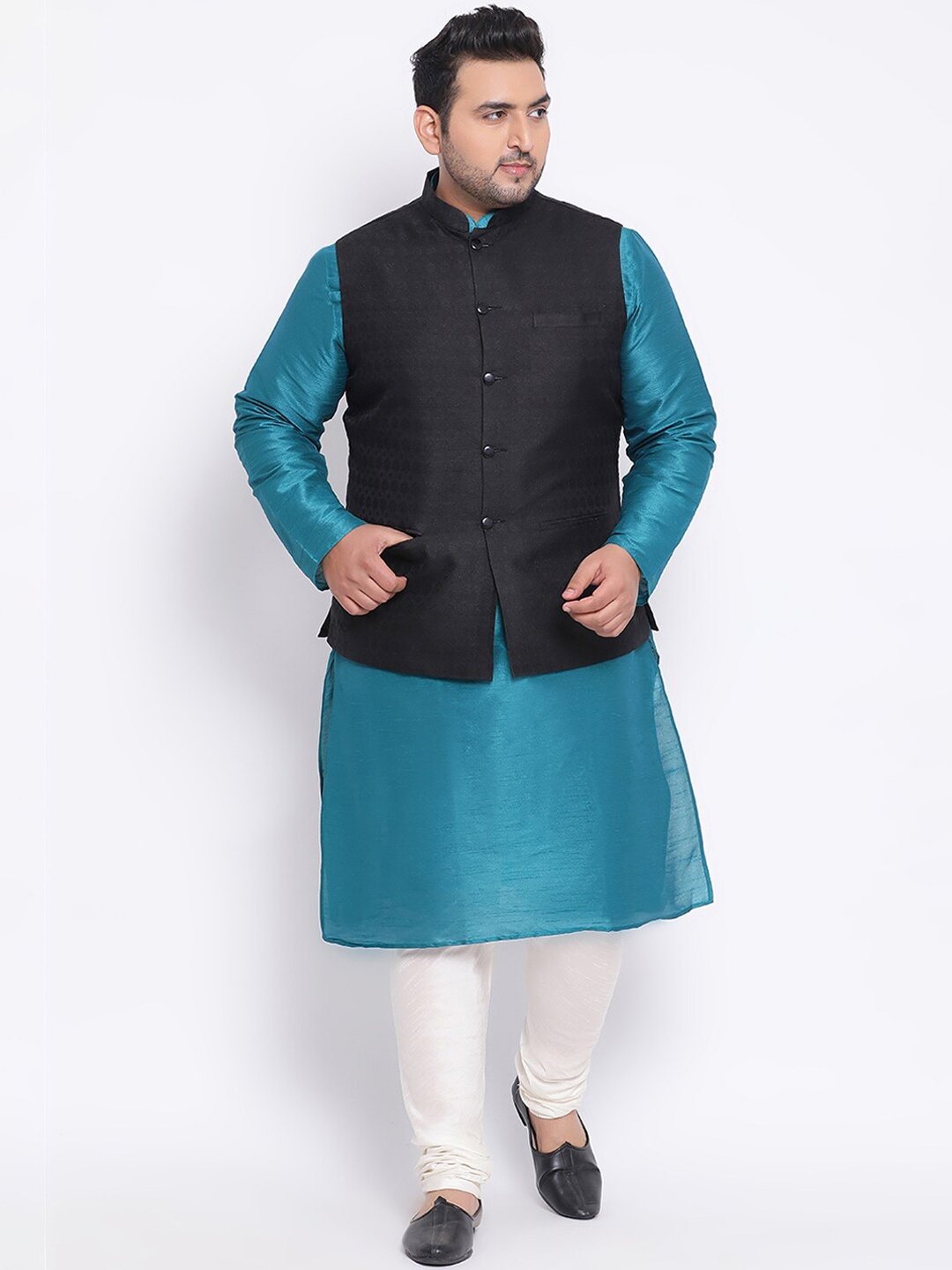 KISAH PLUS Men Blue & White Solid Kurta with Churidar