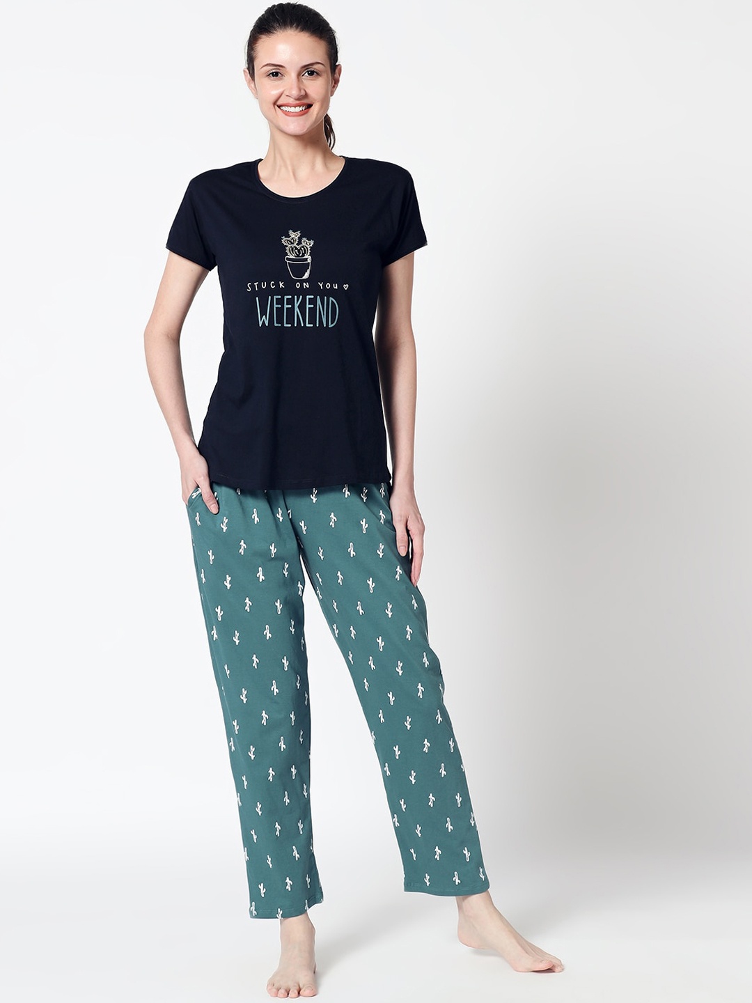 

Zeyo Women Navy Blue & Green Printed Night suit
