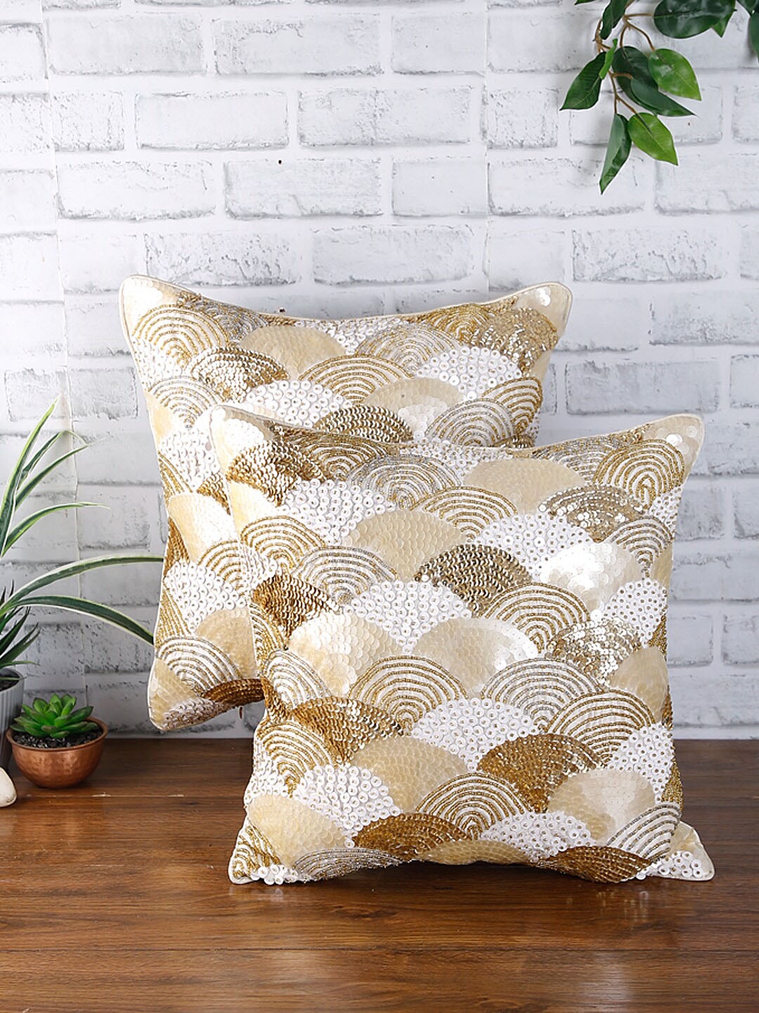 

eyda Set of 2 White & Gold-Coloured Embellished Square Velvet Cushion Covers
