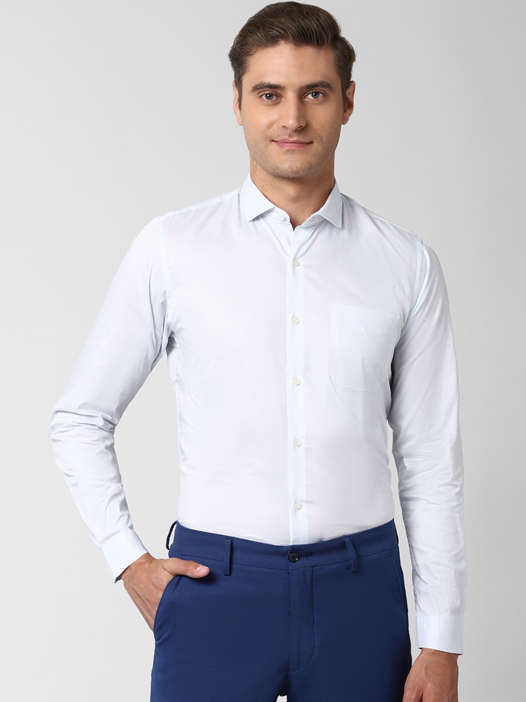 

Peter England Men White Slim Fit Solid Casual Shirt