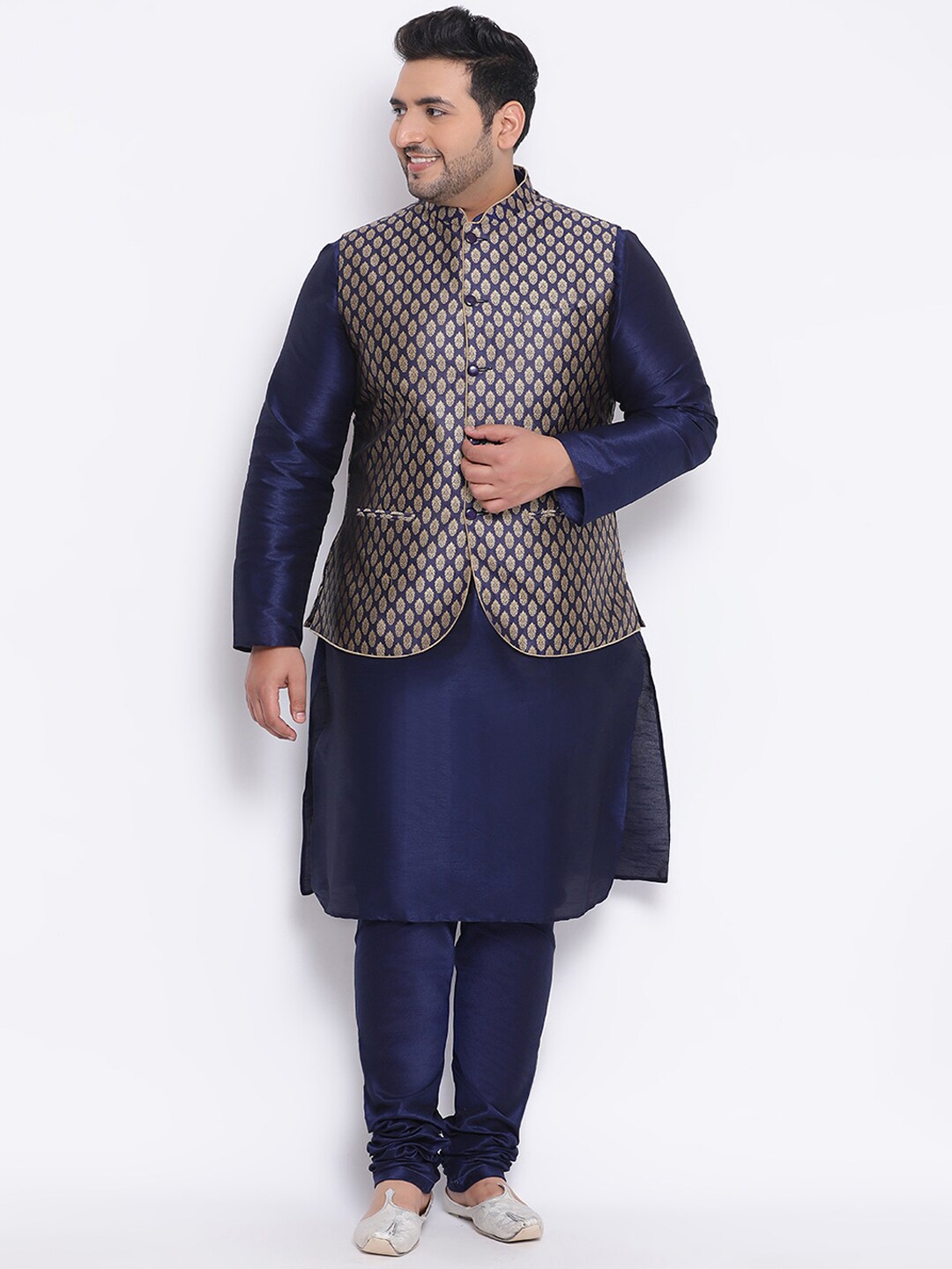 

KISAH PLUS Men Navy Blue & Beige Solid Kurta with Churidar & Nehru Jacket
