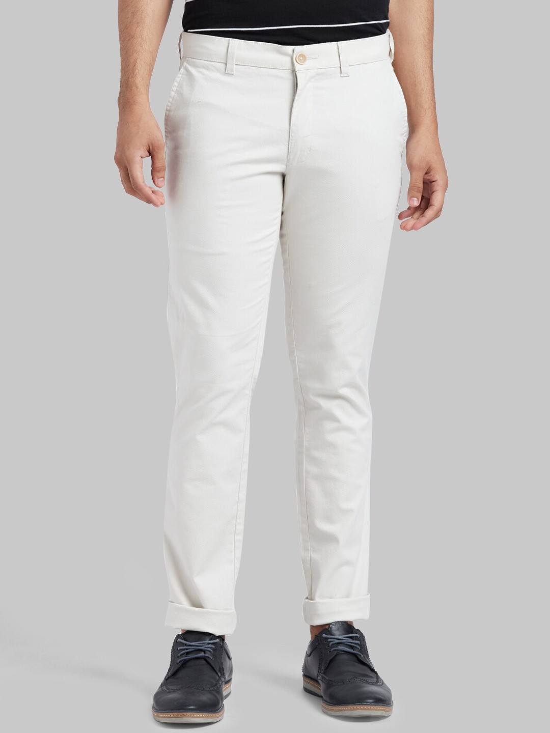 

Parx Men Off-White Tapered Fit Solid Regular Trousers