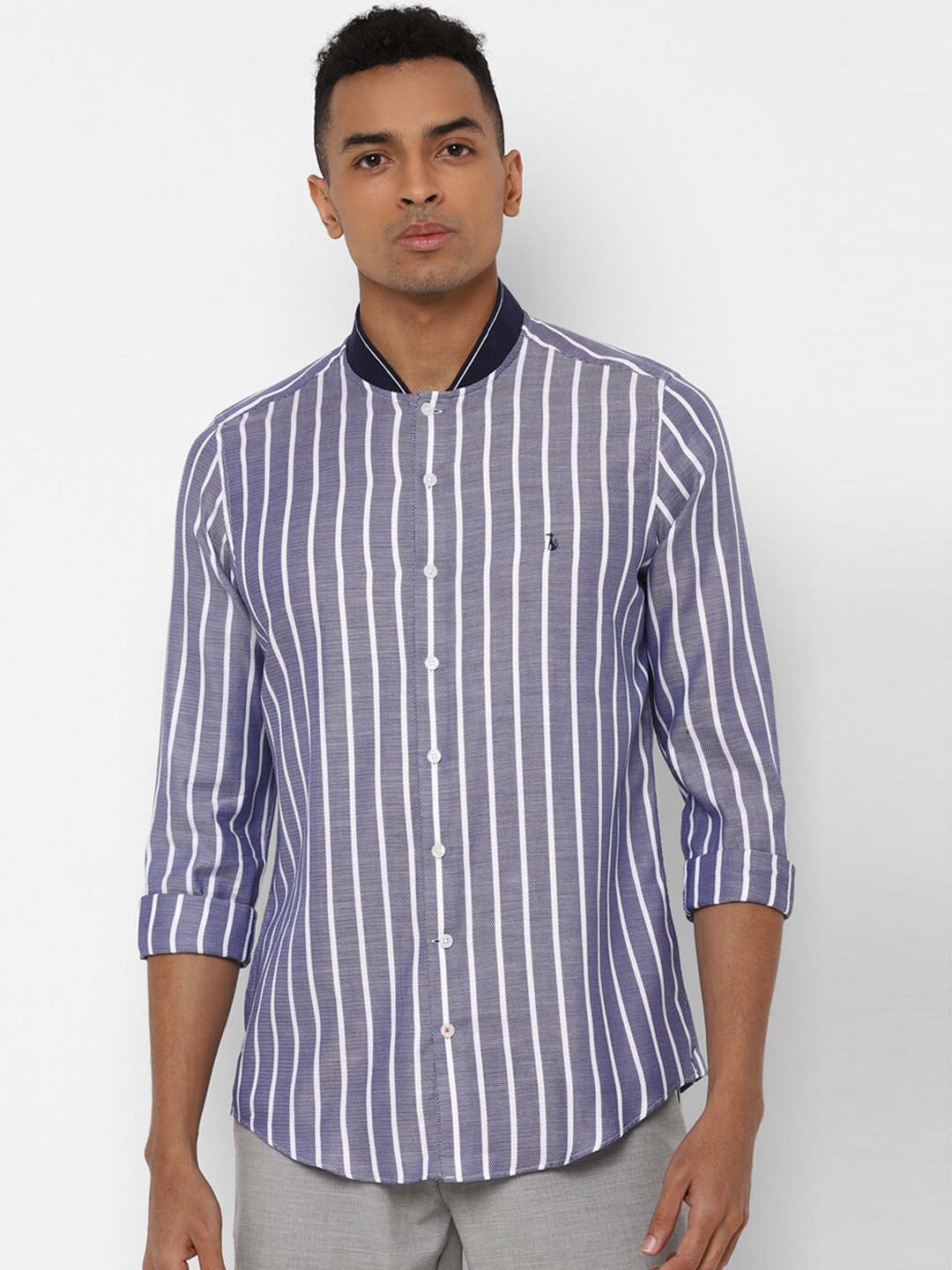 

SIMON CARTER LONDON Men Blue & White Slim Fit Striped Cotton Casual Shirt
