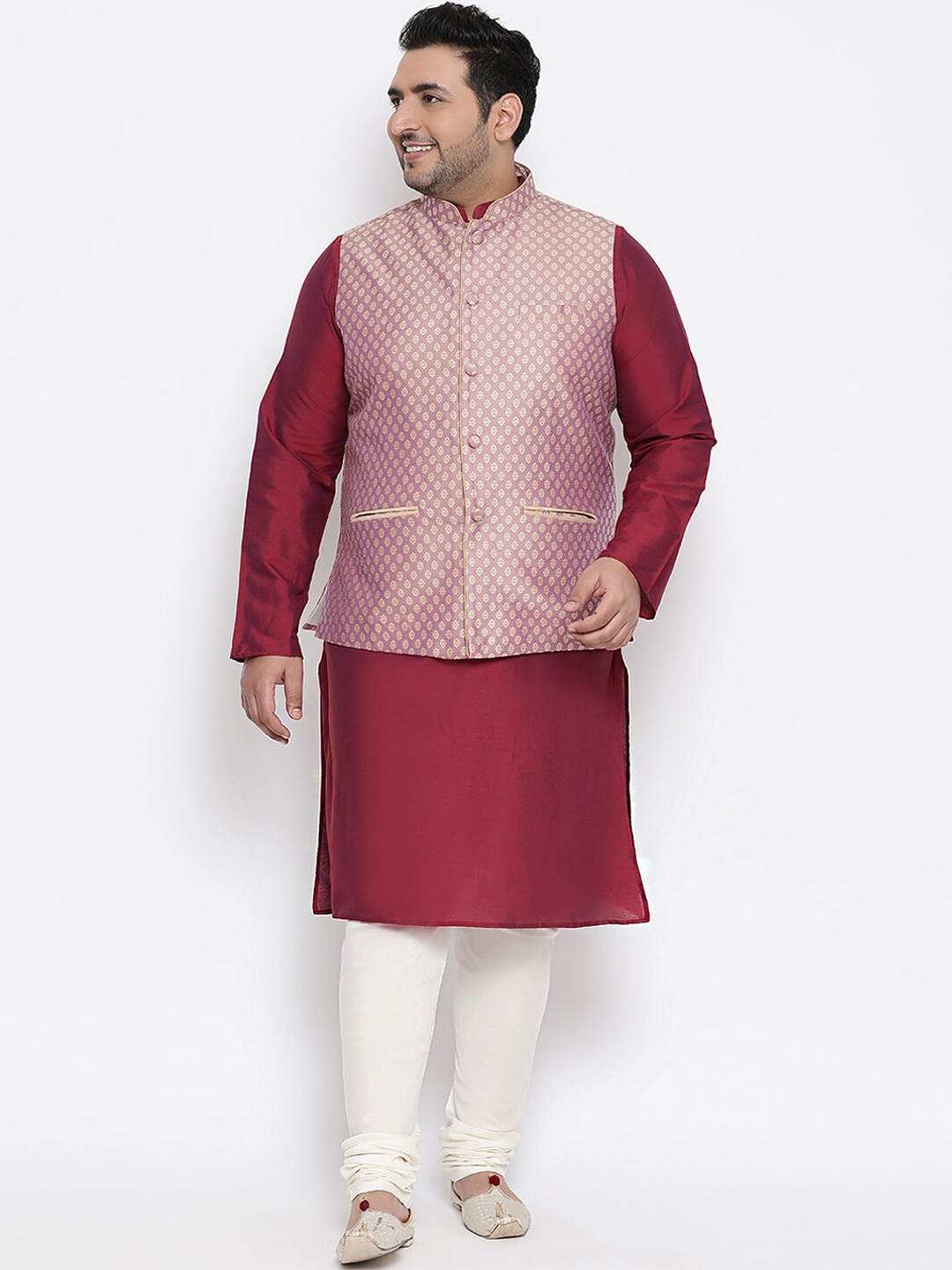 KISAH PLUS Men Maroon Self Design Kurta with Churidar