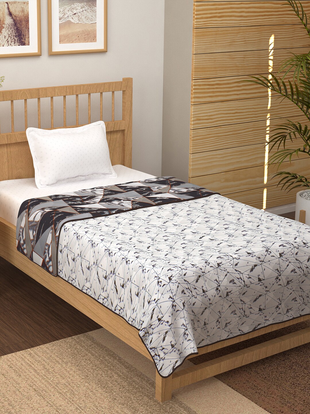 

Story@home Grey & White Geometric Heavy Winter 150 GSM Single Bed Comforter