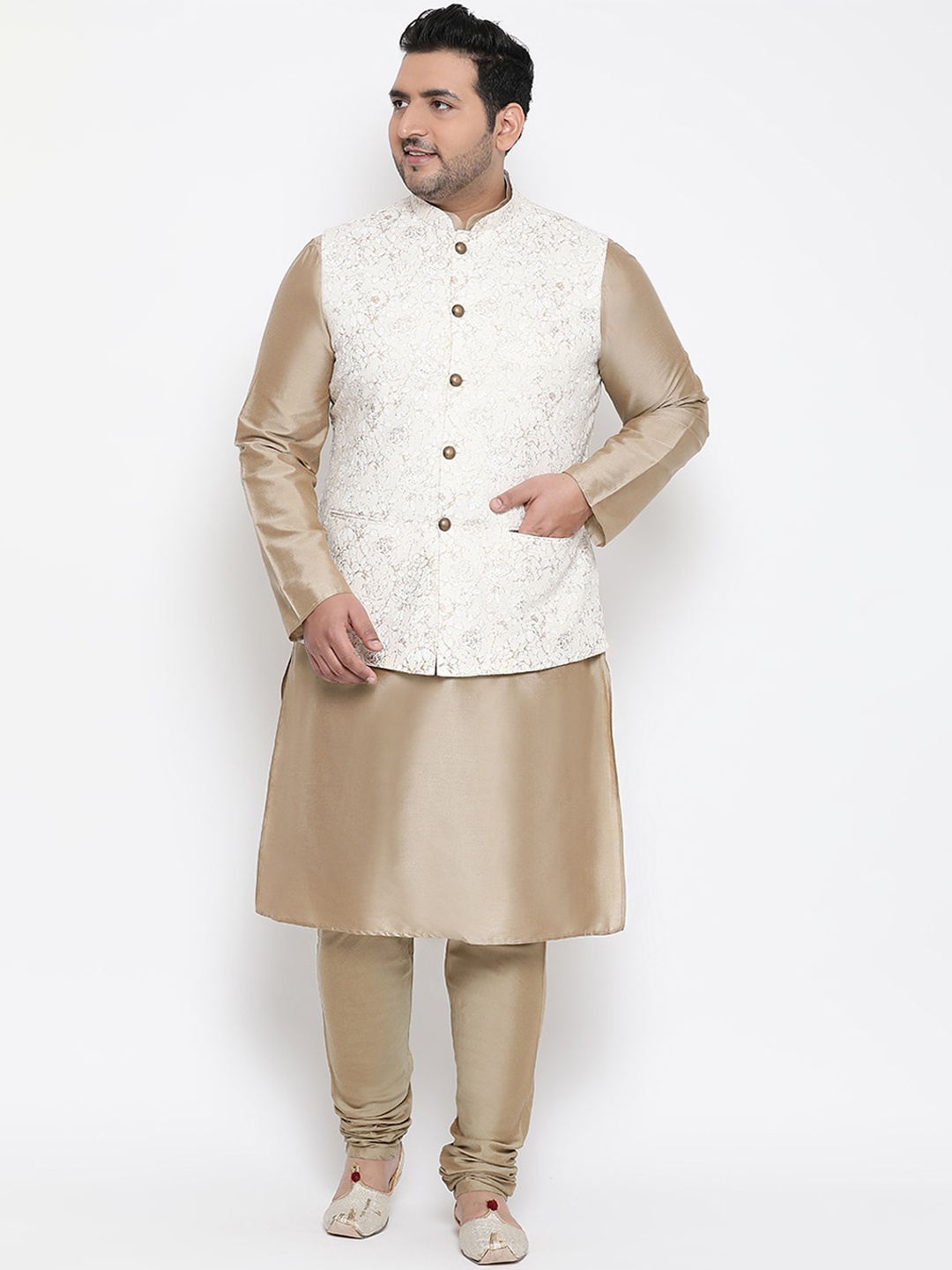 

KISAH PLUS Men Beige & White Solid Kurta with Churidar & Nehru Jacket