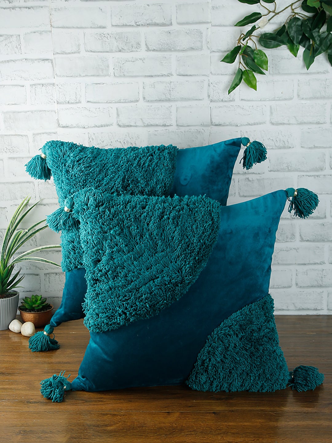 eyda Set of 2 Blue Textured Square Velvet Cushion Covers