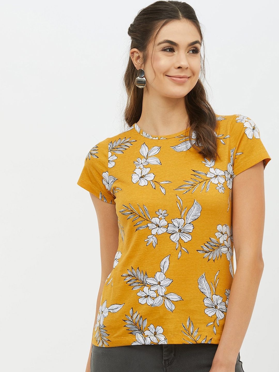 

Harpa Women Mustard Printed Round Neck T-shirt