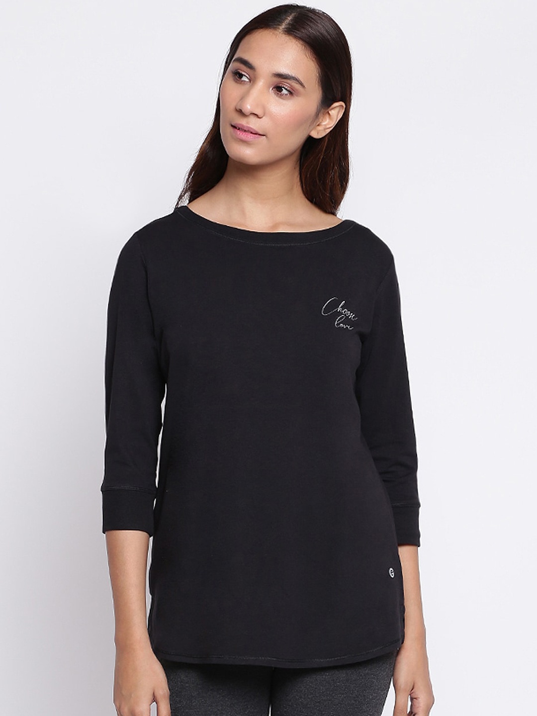 Enamor Women Black Solid Boat Neck T-shirt