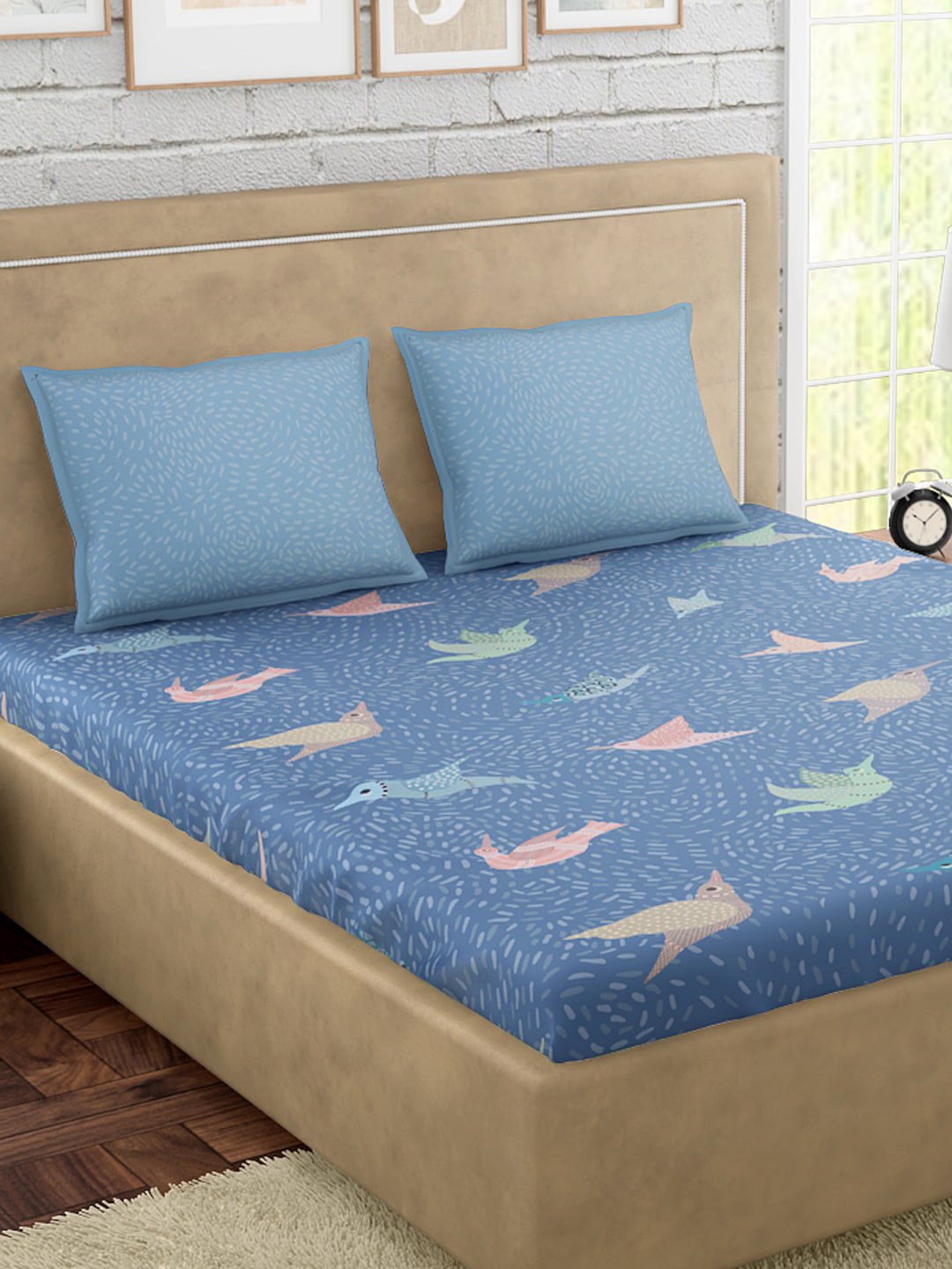 

PETAL HOME Blue & Pink Gondi Bird 300 TC Cotton 1 King Bedsheet with 2 Pillow Covers